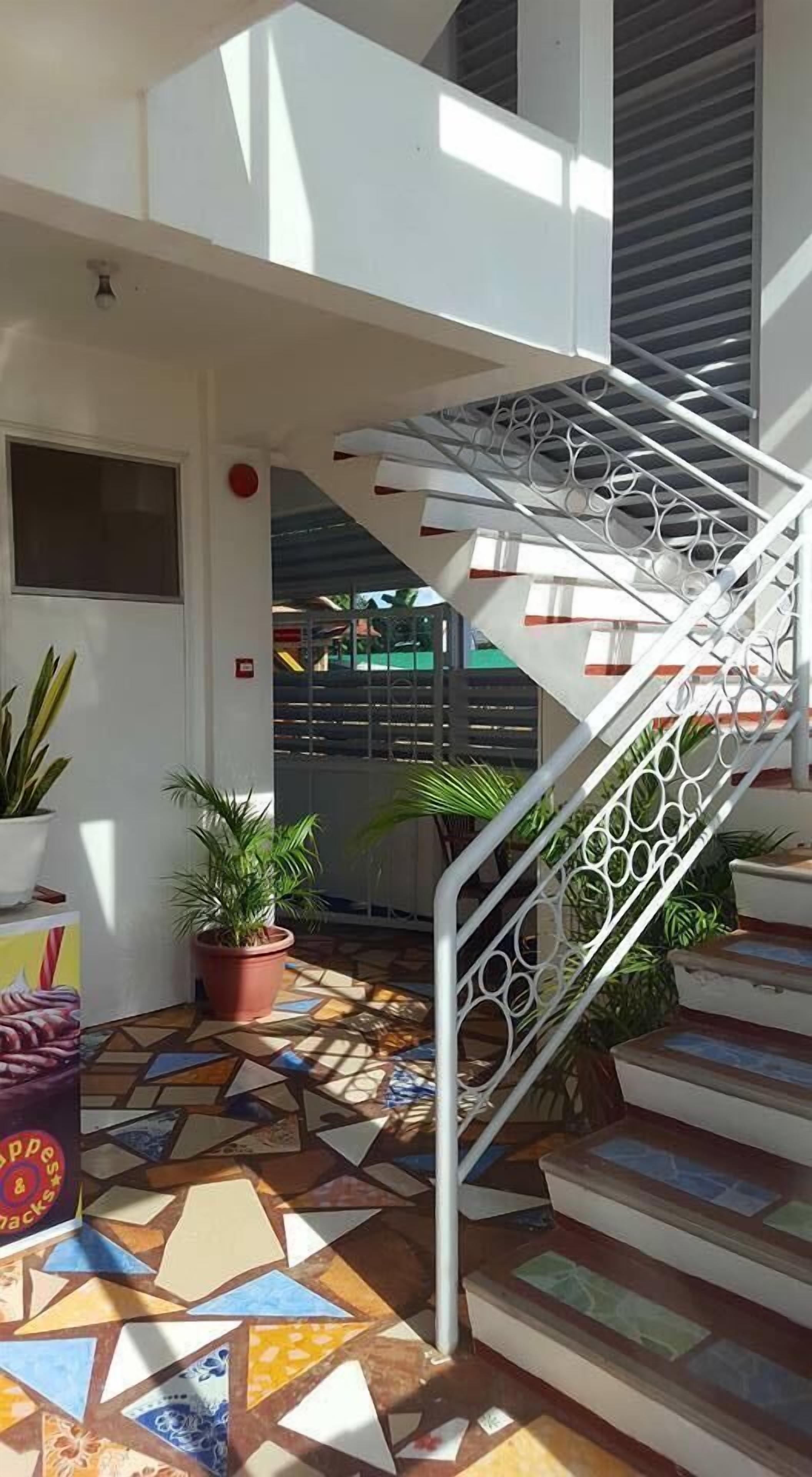 University Condotel by Oyo Rooms