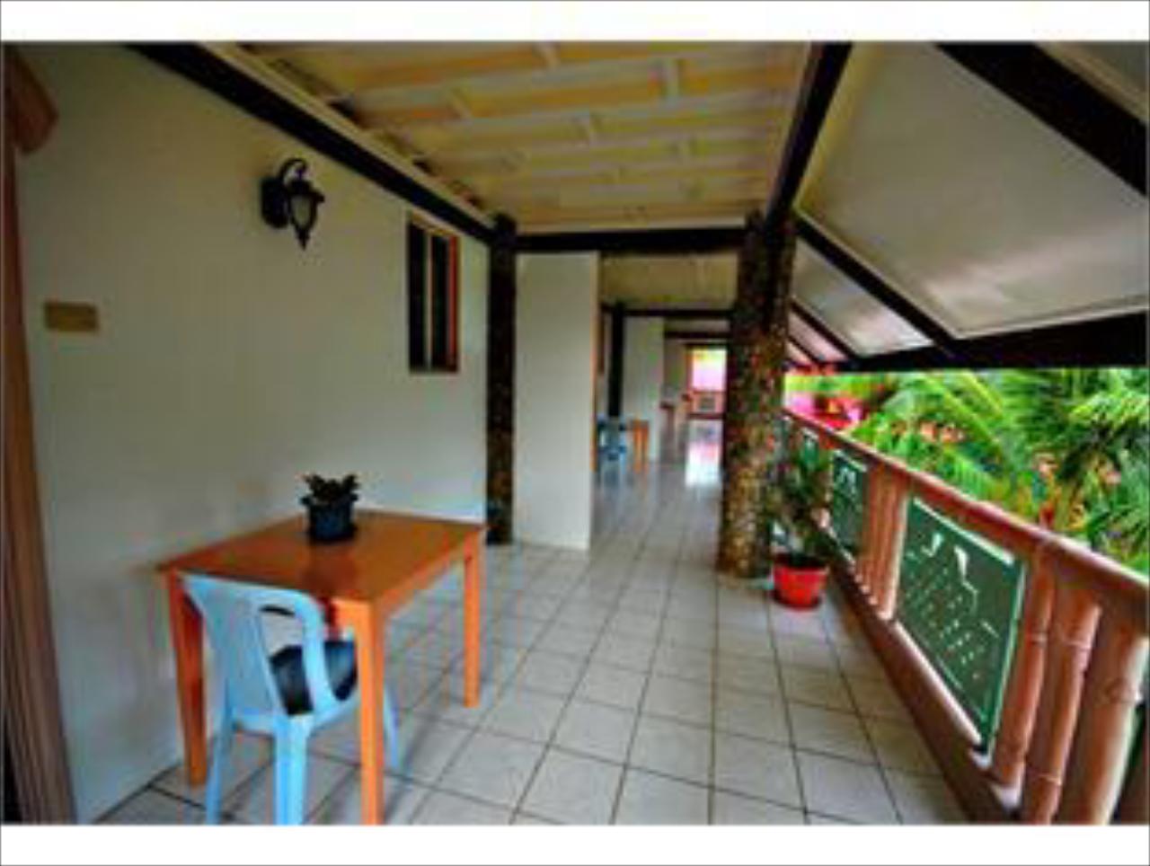 Villa Leonora Beach Resort