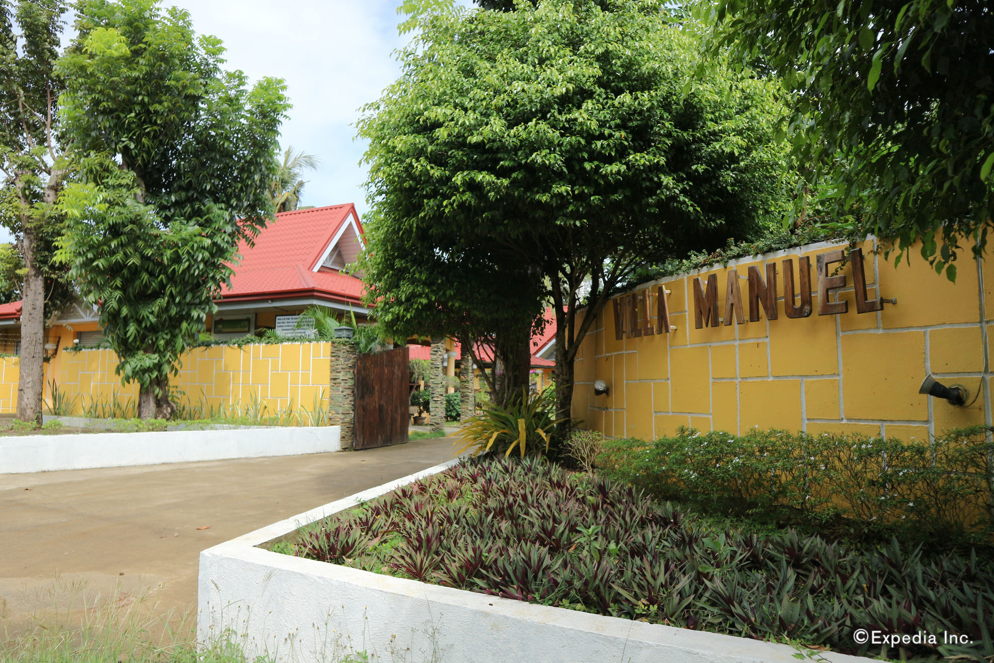Villa Manuel Tourist Inn