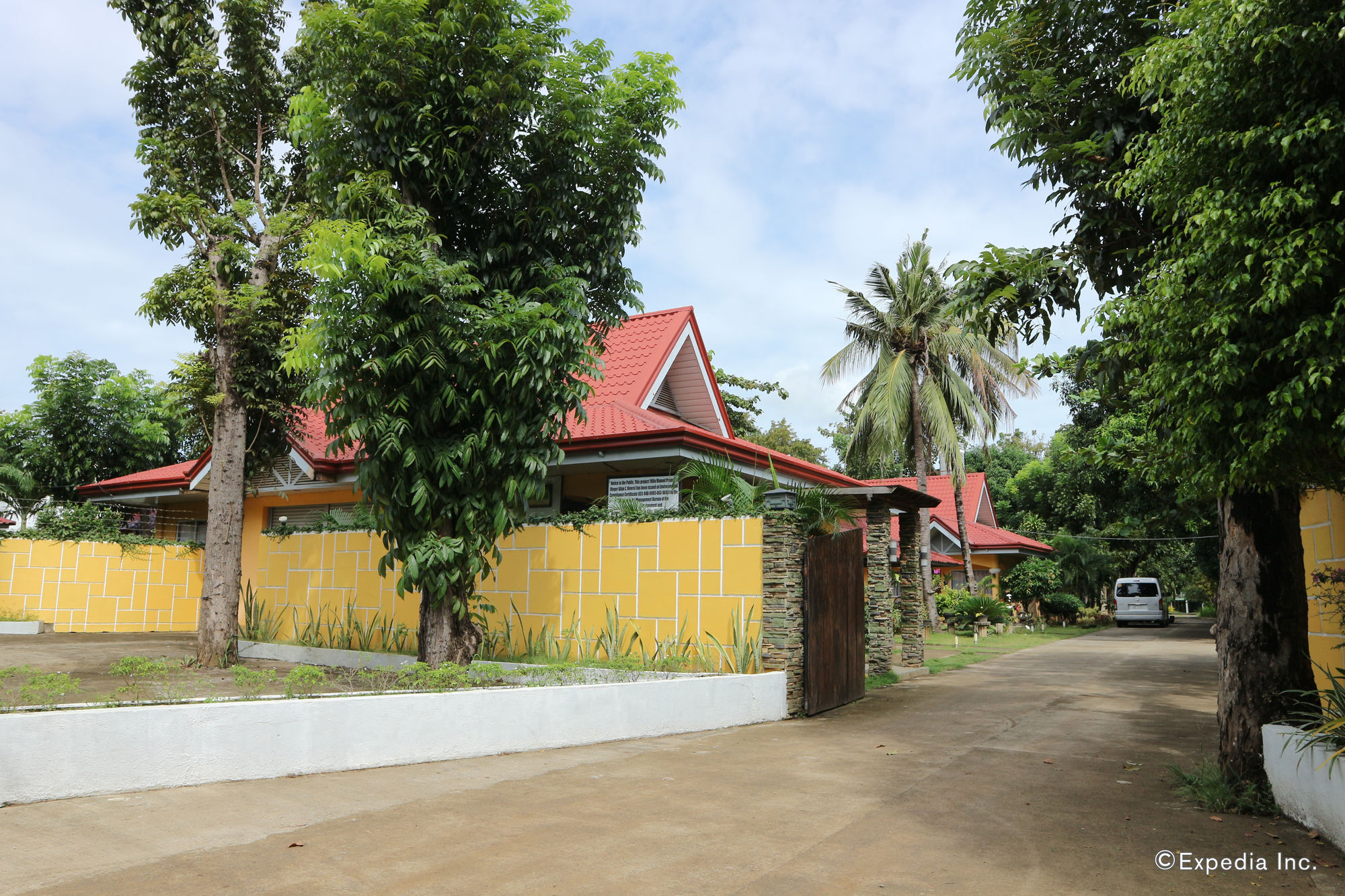 Villa Manuel Tourist Inn