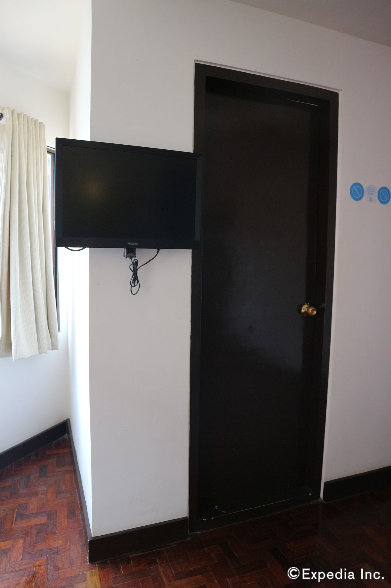 WE Travelers Inn