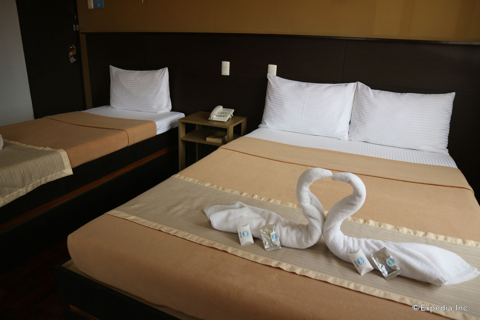 WE Travelers Inn
