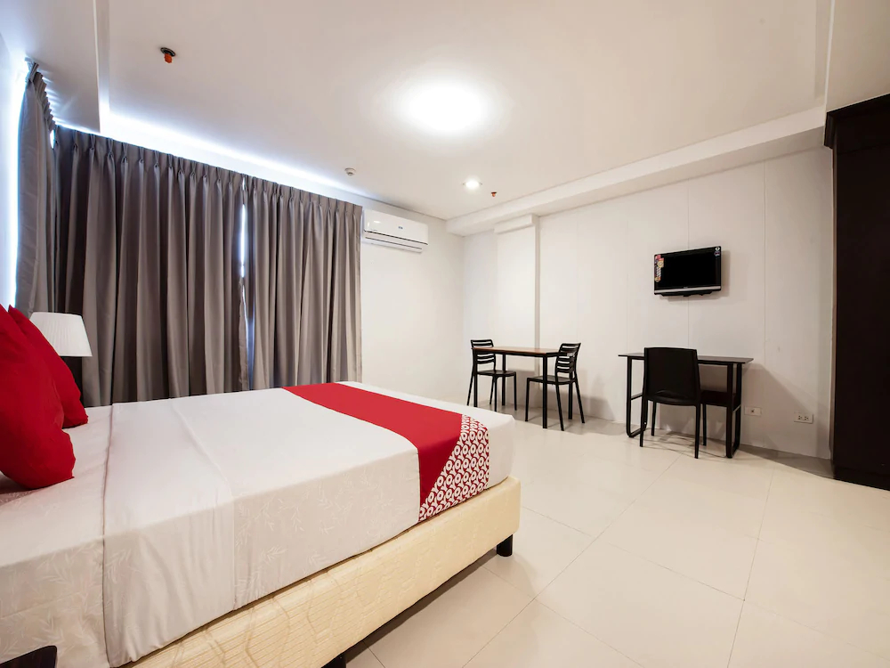 Amina Plaza by OYO Rooms