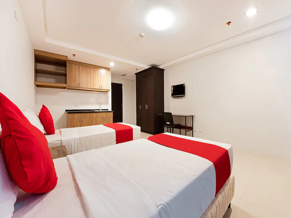 Amina Plaza by OYO Rooms