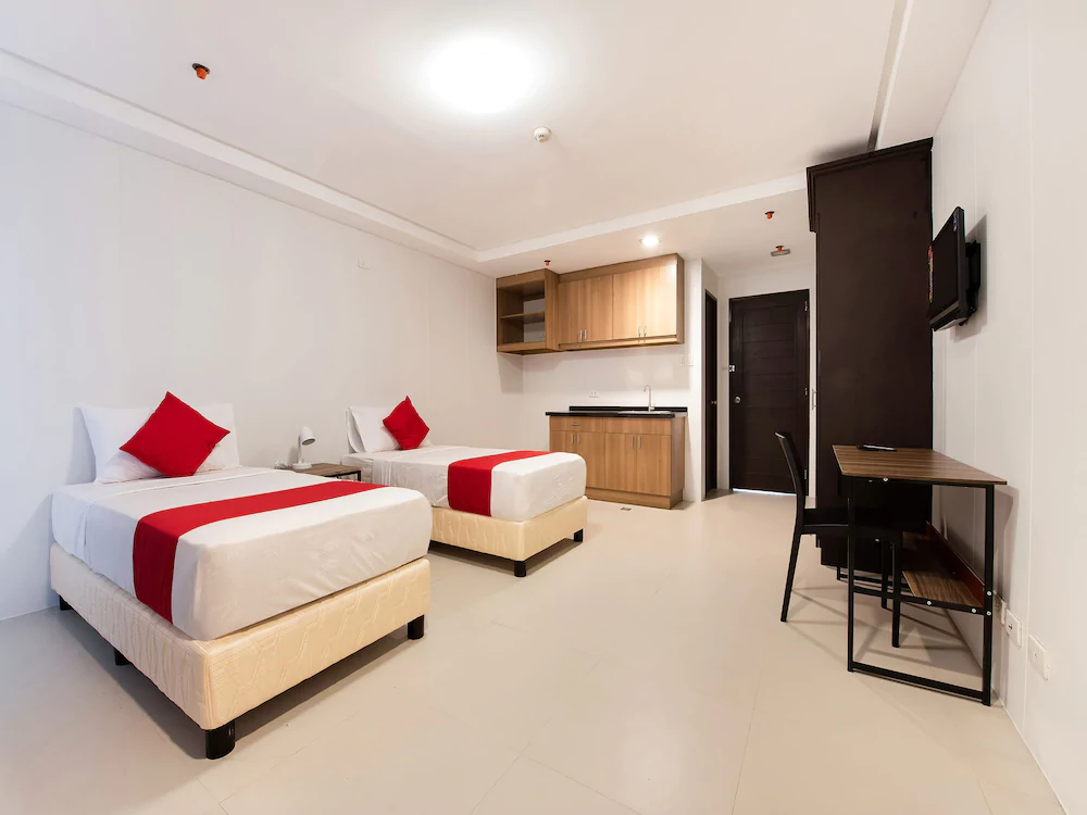 Amina Plaza by OYO Rooms