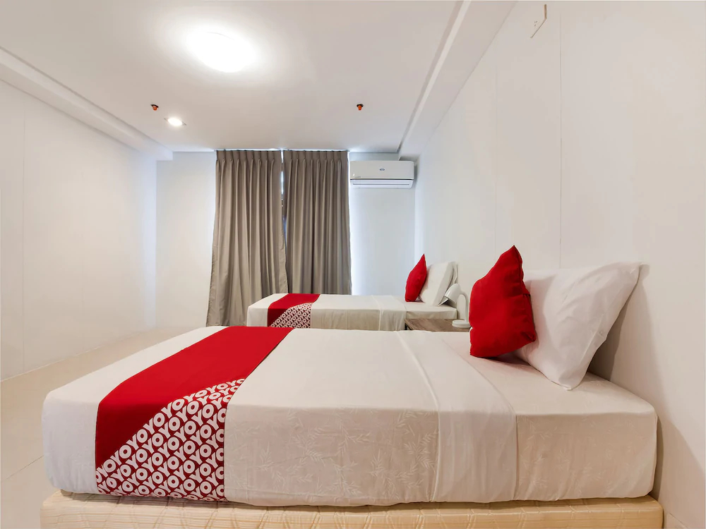 Amina Plaza by OYO Rooms