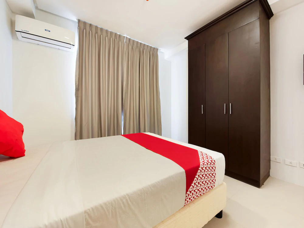Amina Plaza by OYO Rooms