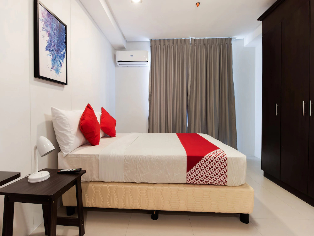 Amina Plaza by OYO Rooms