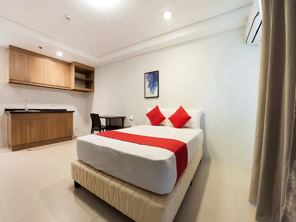 Amina Plaza by OYO Rooms