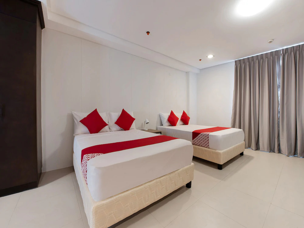 Amina Plaza by OYO Rooms