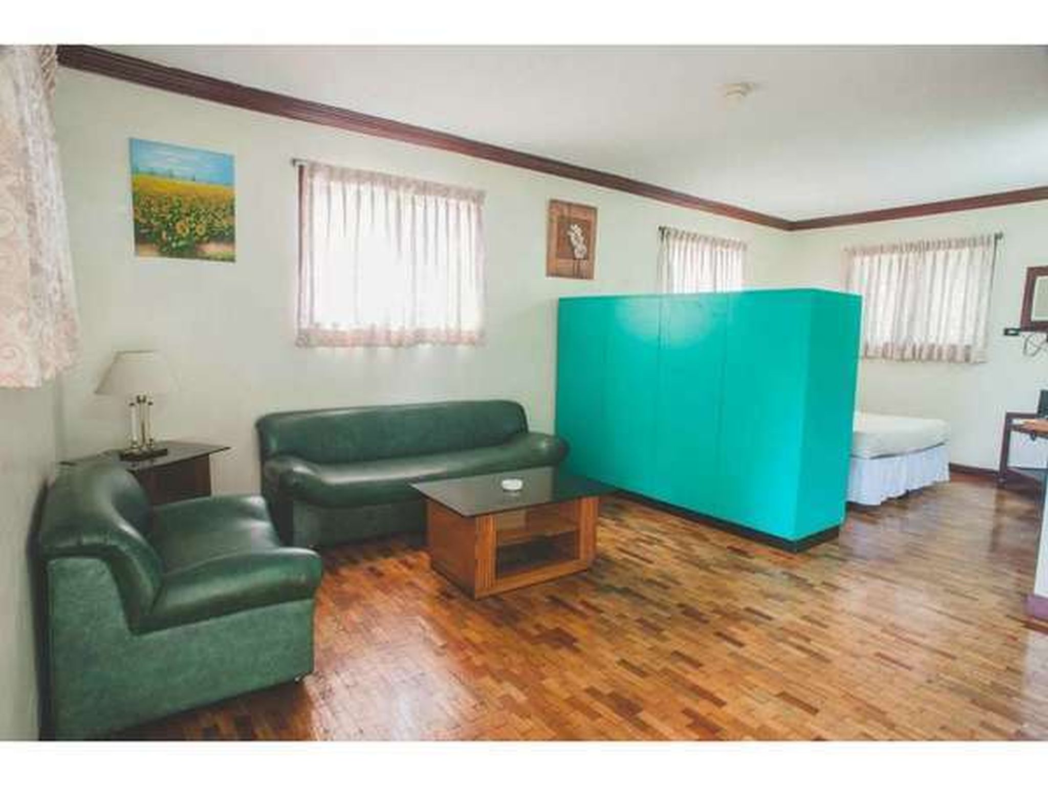 Broadway Court Apartelle