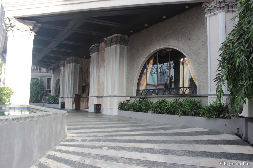 Camelot Hotel
