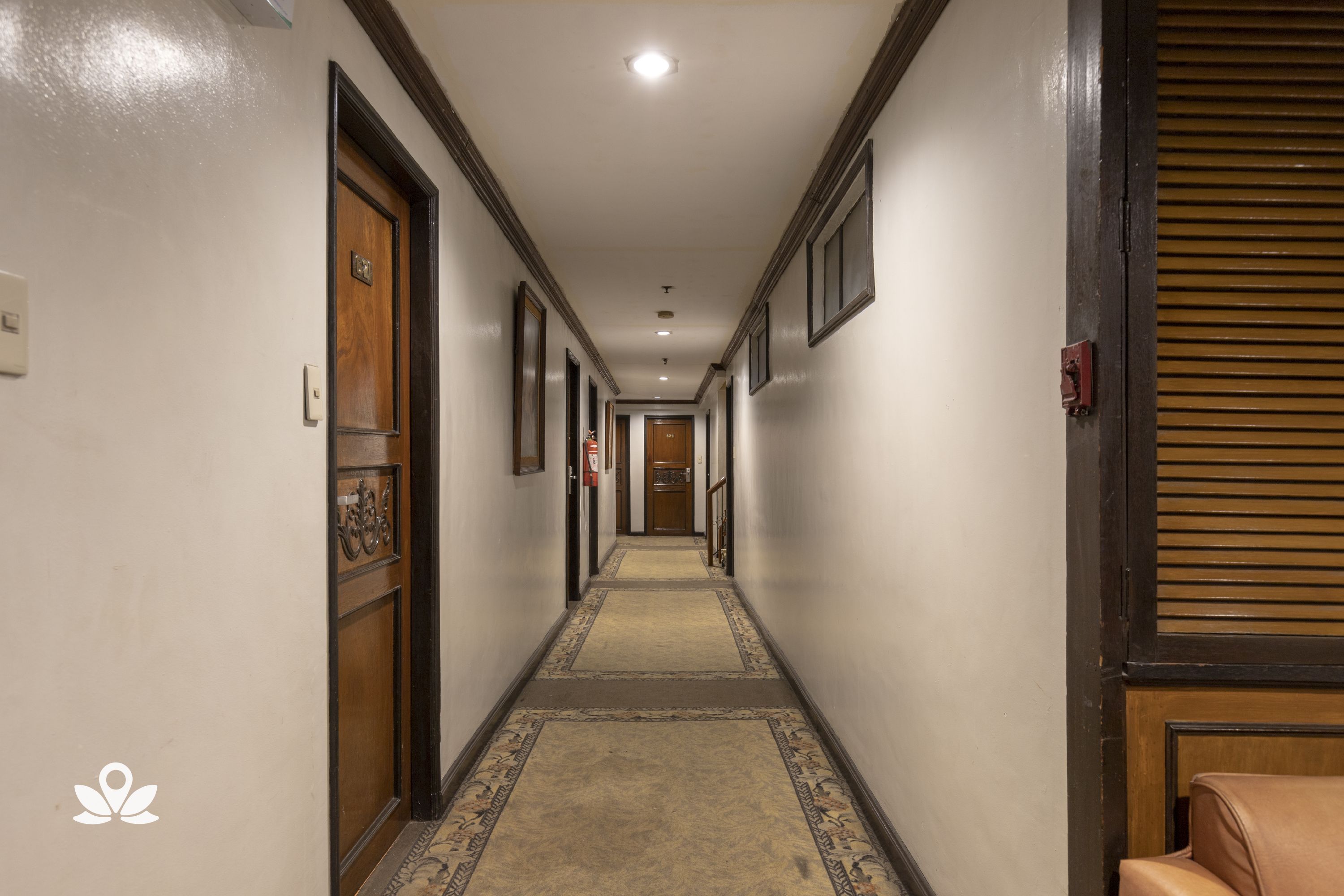 Camelot Hotel by ZEN Rooms