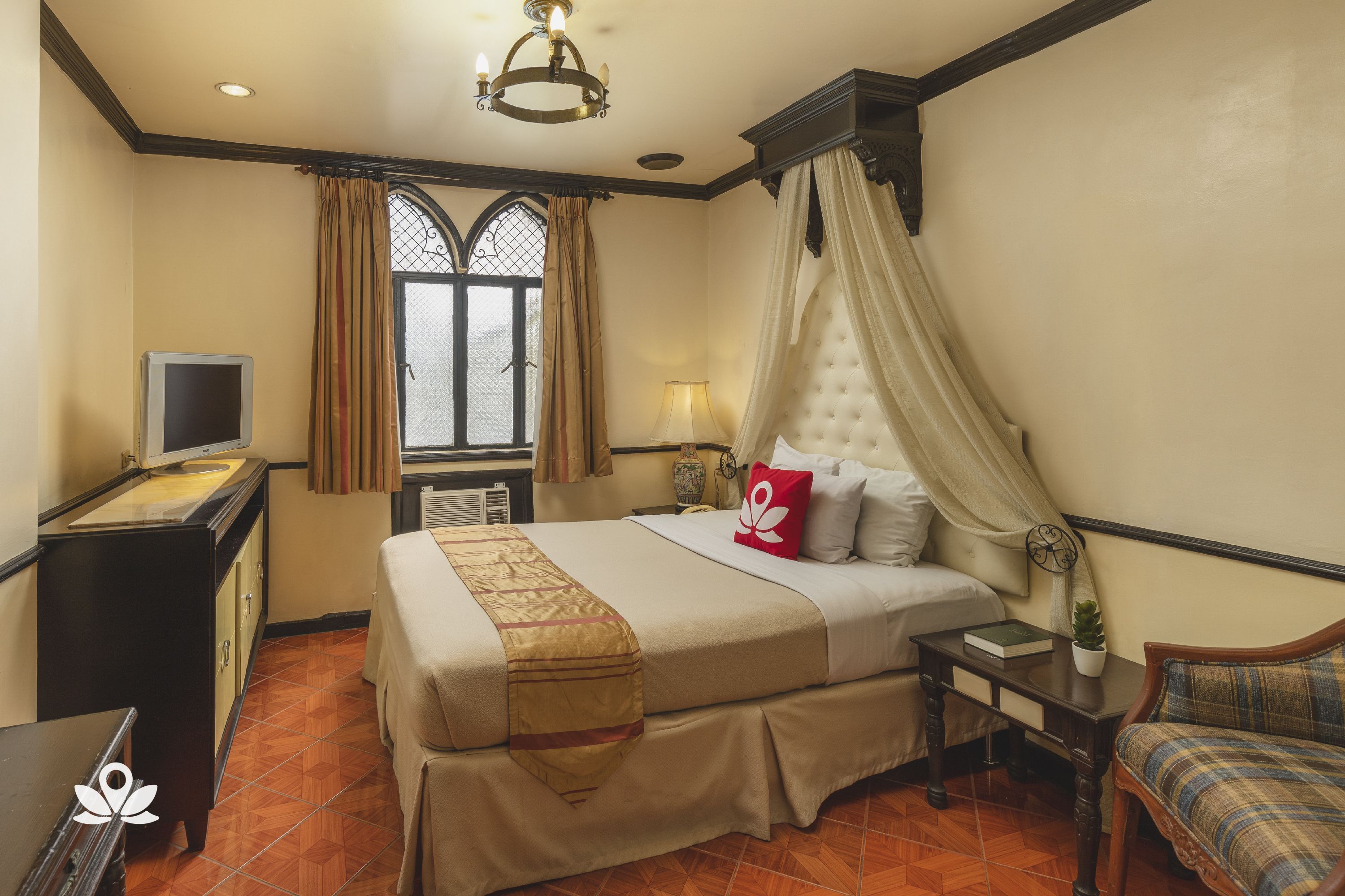 Camelot Hotel by ZEN Rooms