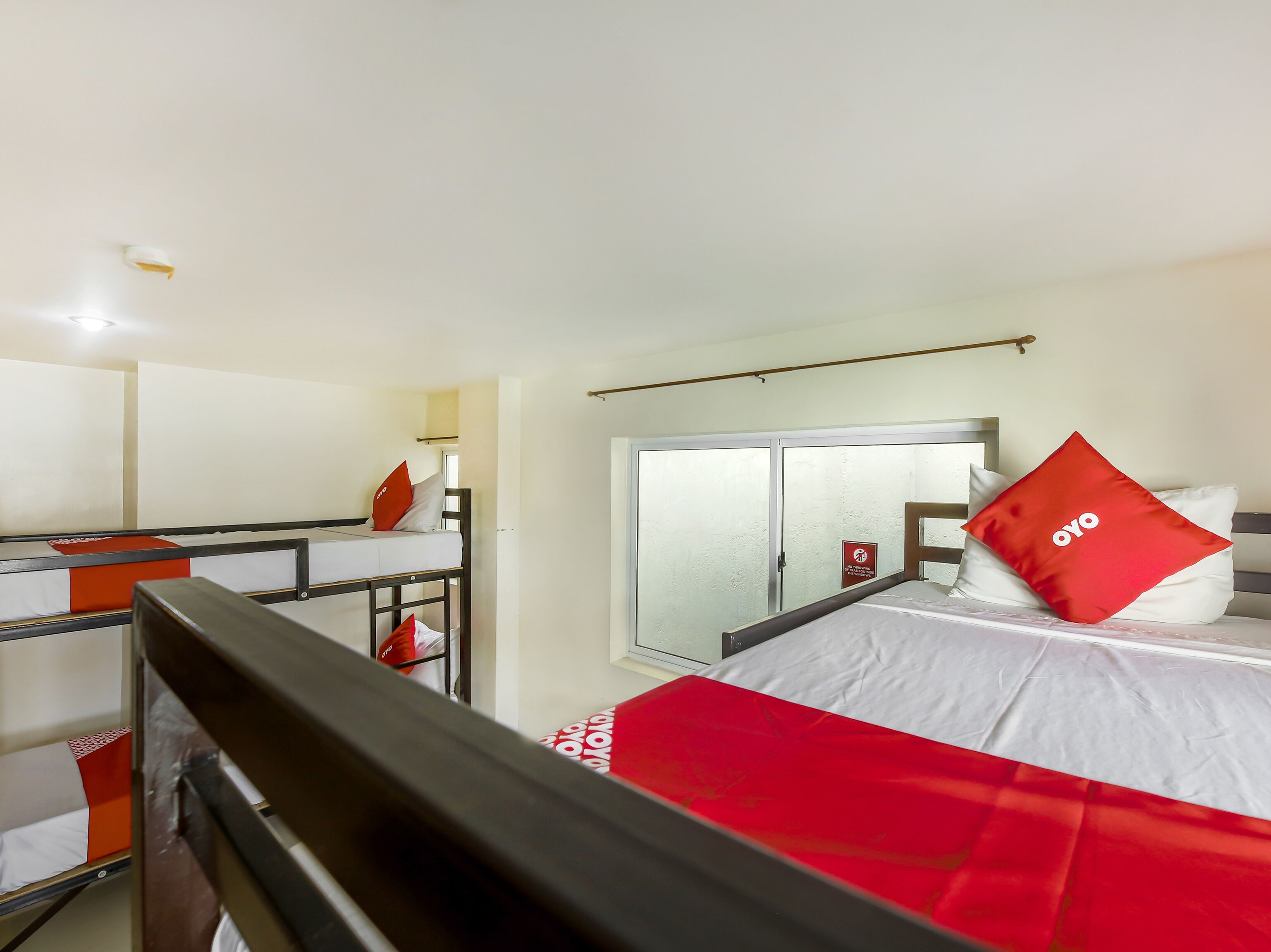 City Smiles Apartelle by OYO Rooms