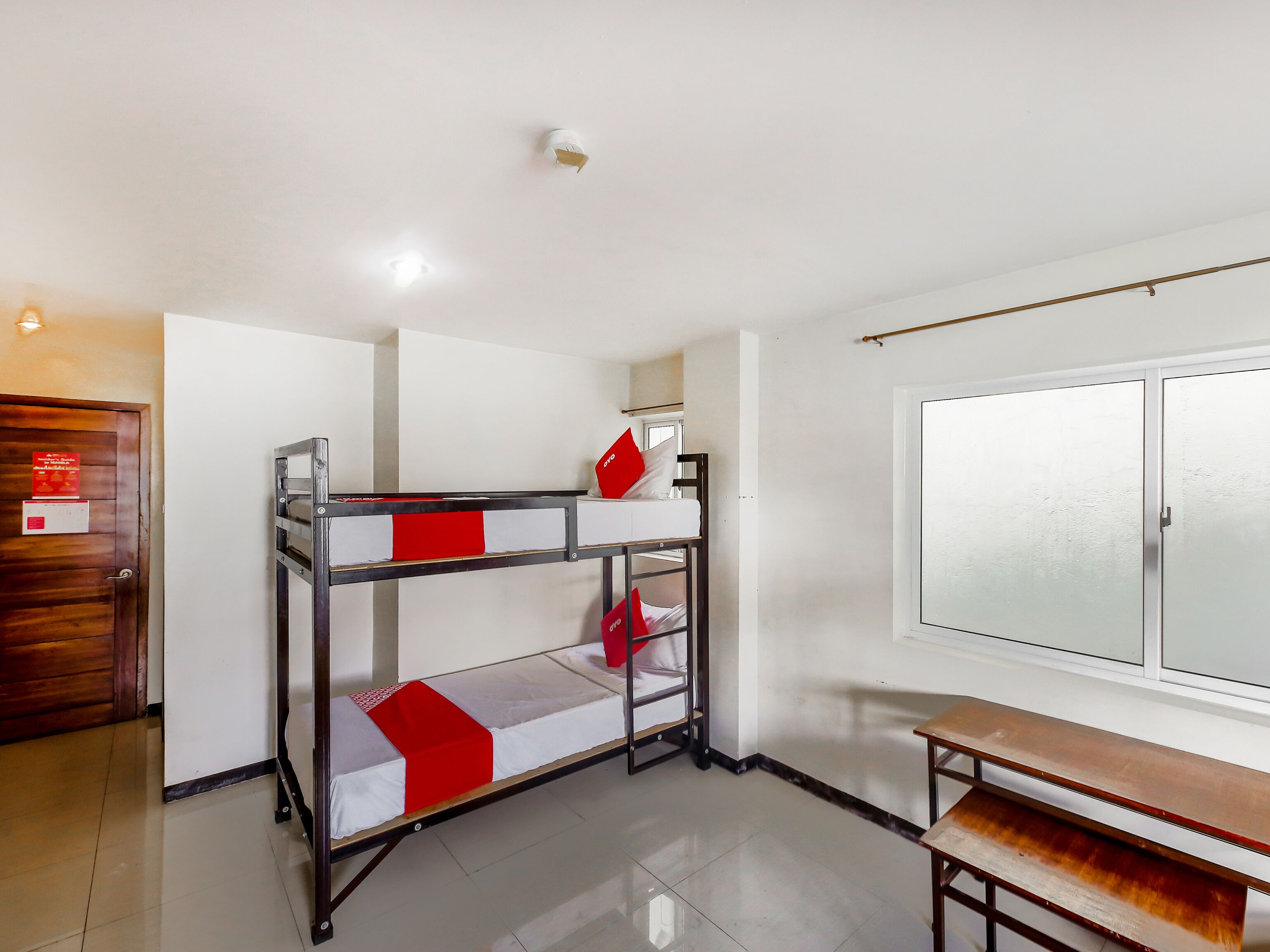City Smiles Apartelle by OYO Rooms