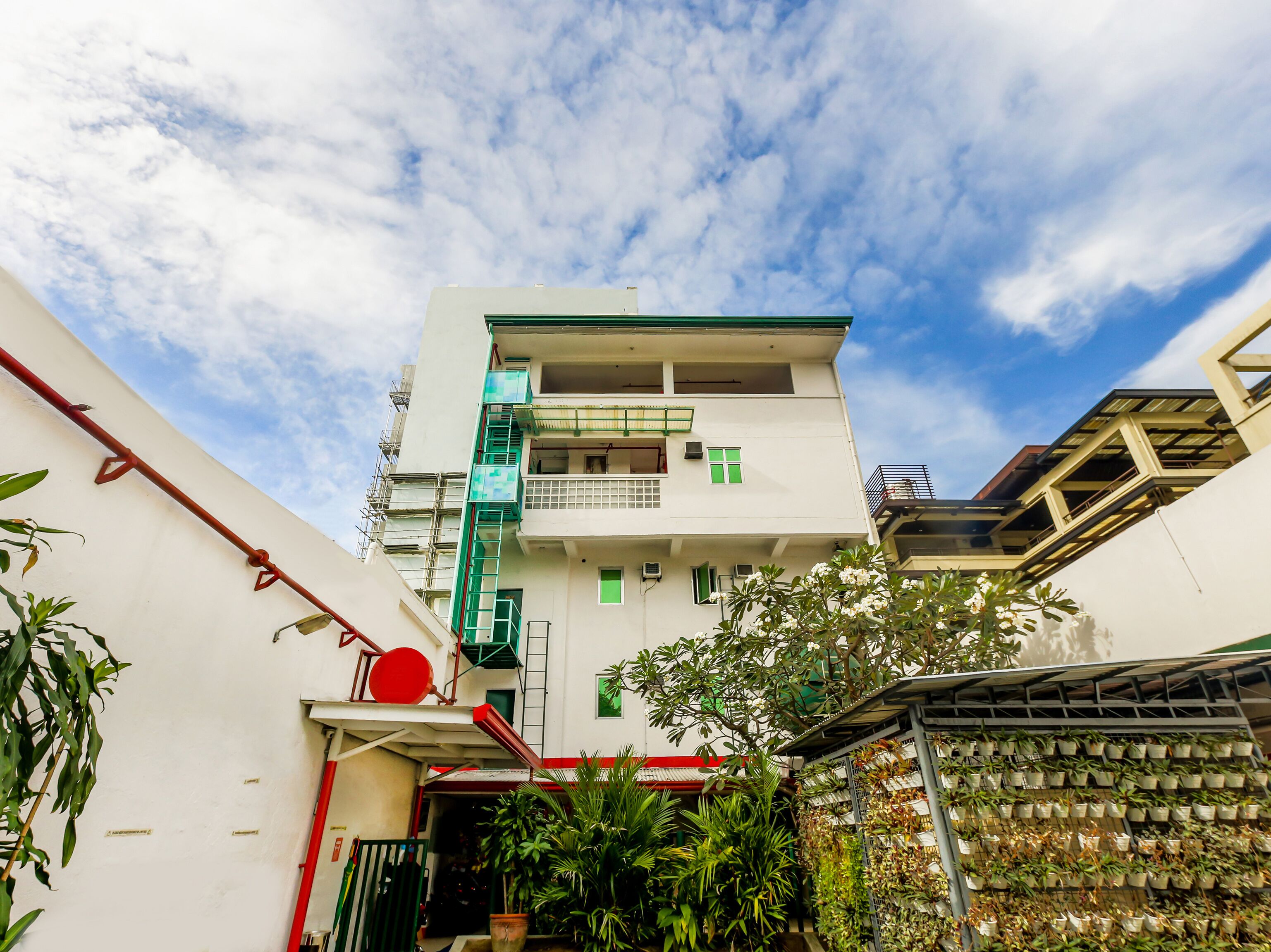 City Smiles Apartelle by OYO Rooms