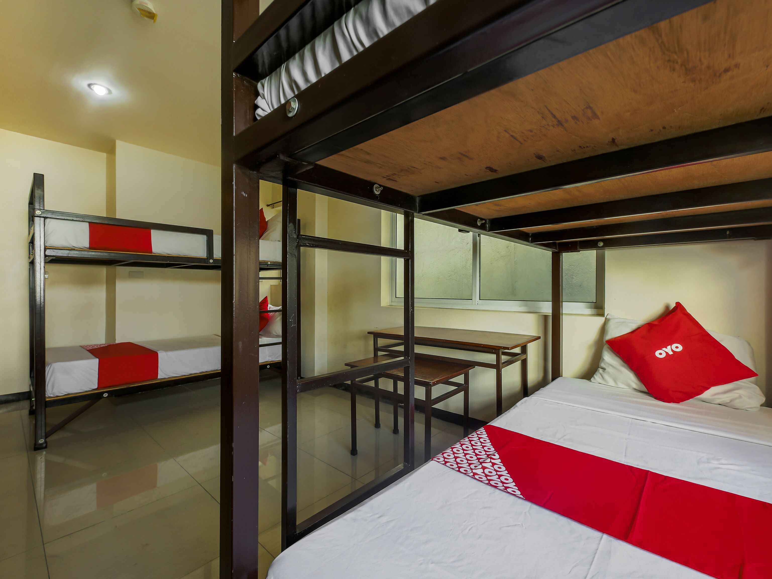 City Smiles Apartelle by OYO Rooms