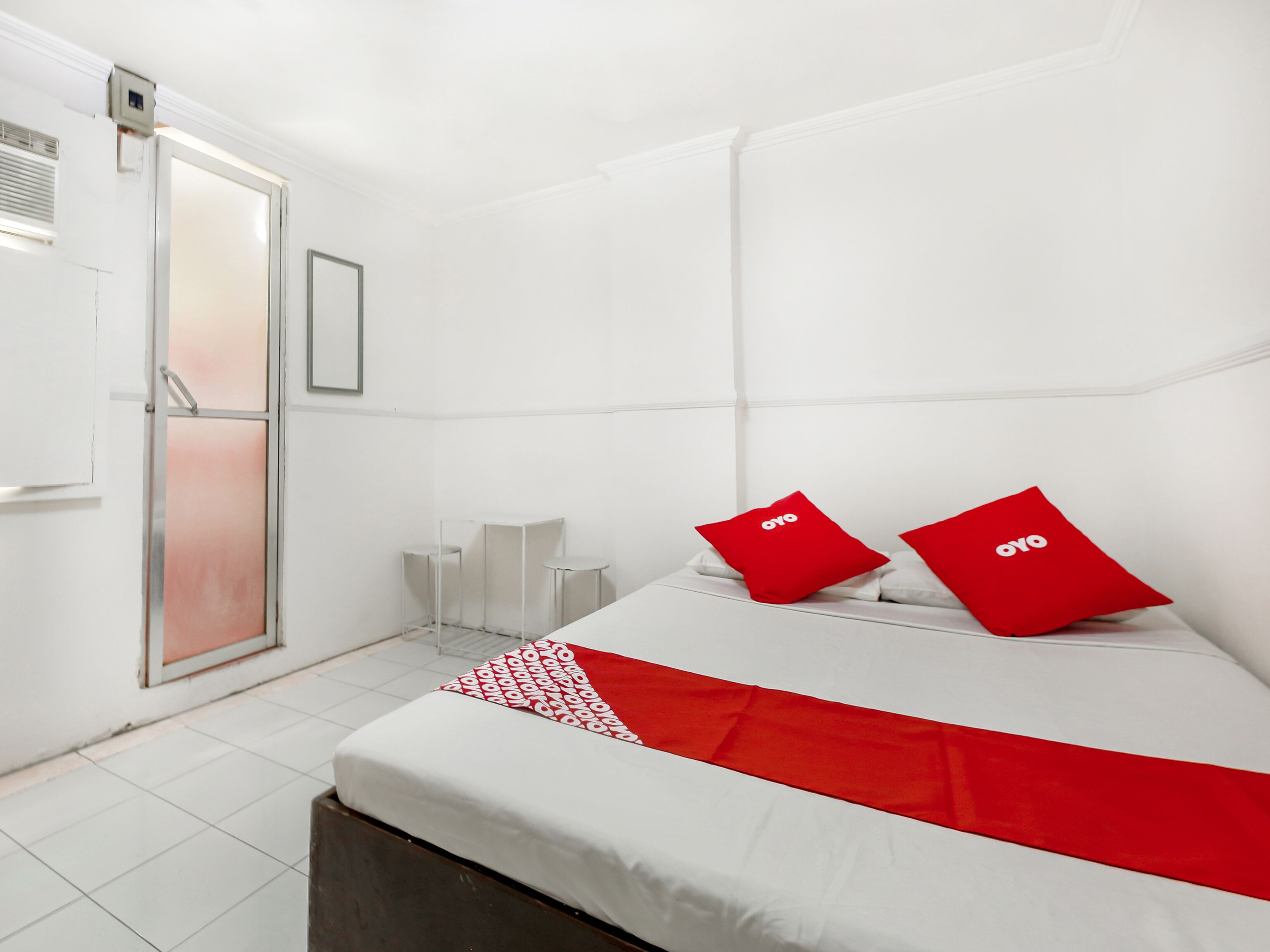 City Smiles Apartelle by OYO Rooms