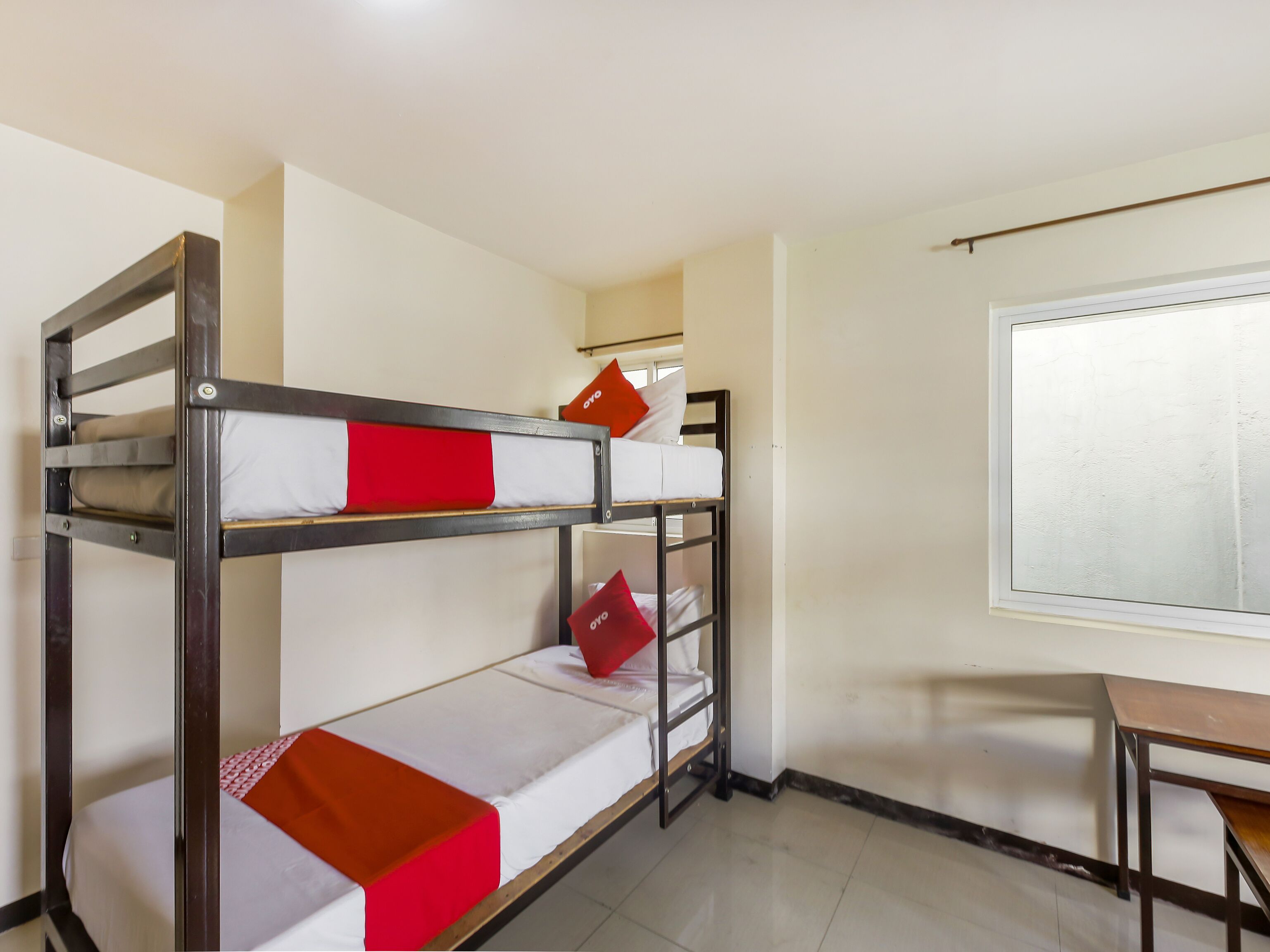 City Smiles Apartelle by OYO Rooms
