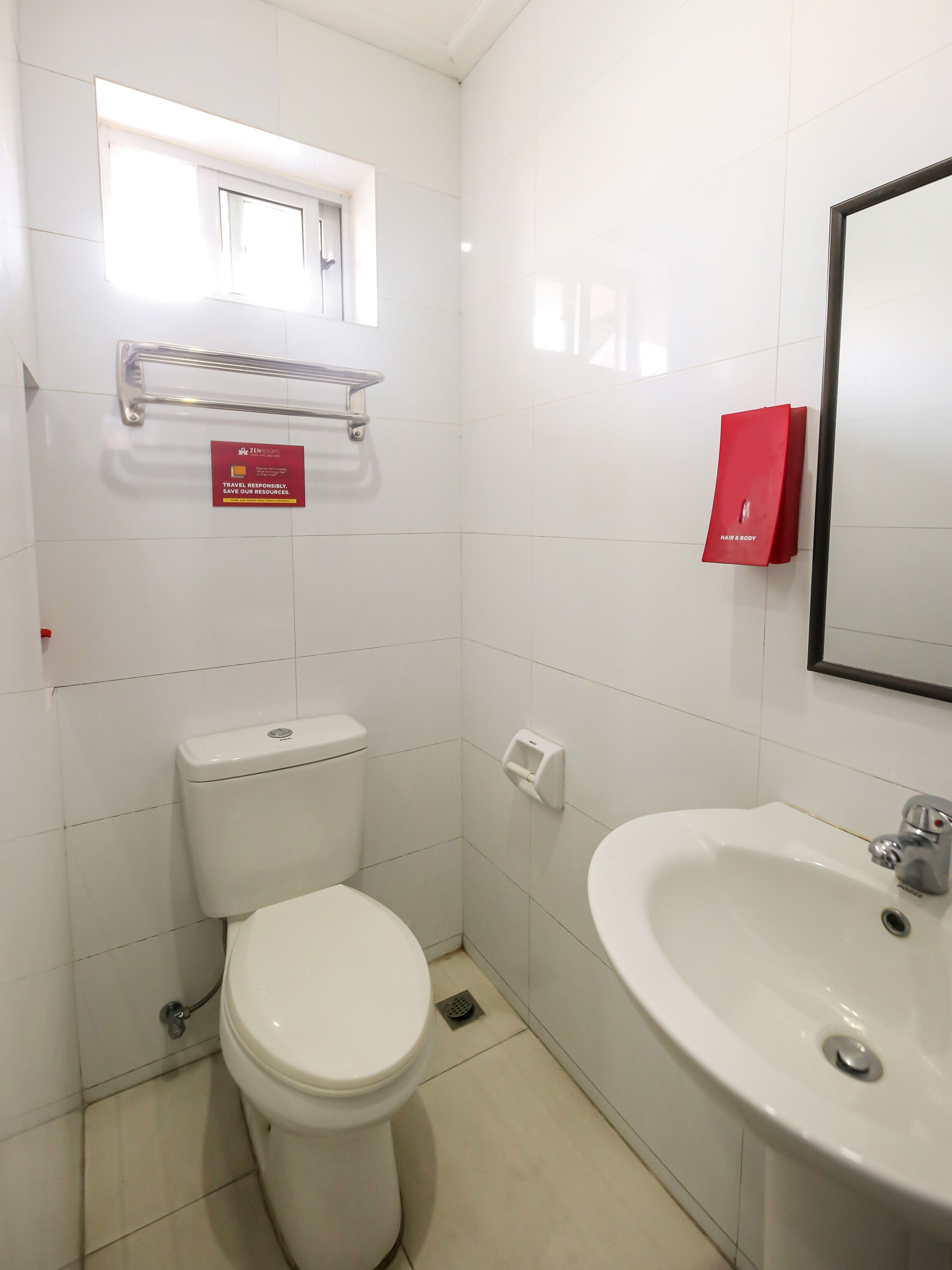 City Smiles Apartelle by OYO Rooms