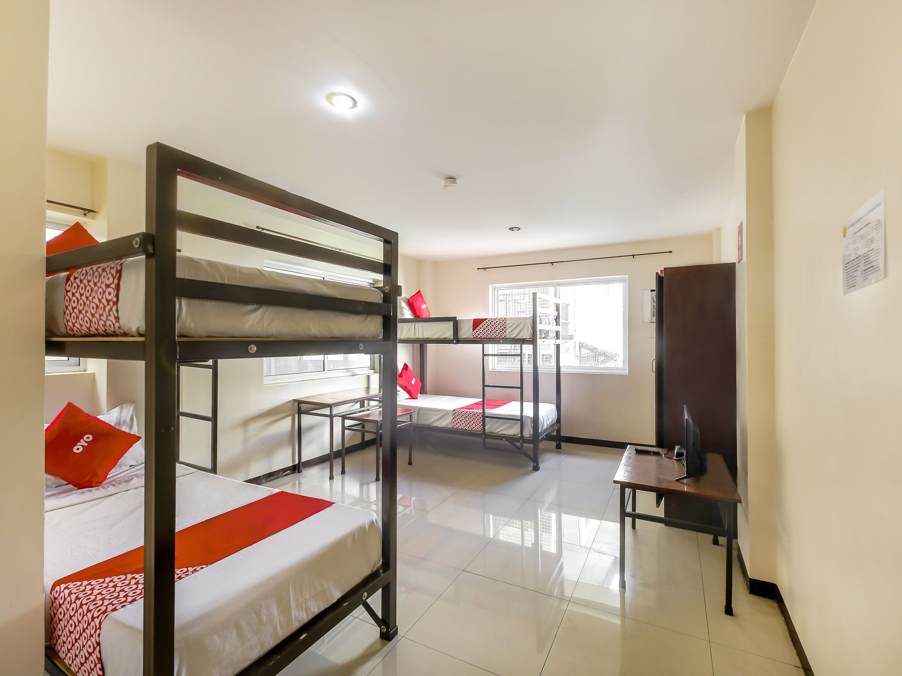 City Smiles Apartelle by OYO Rooms