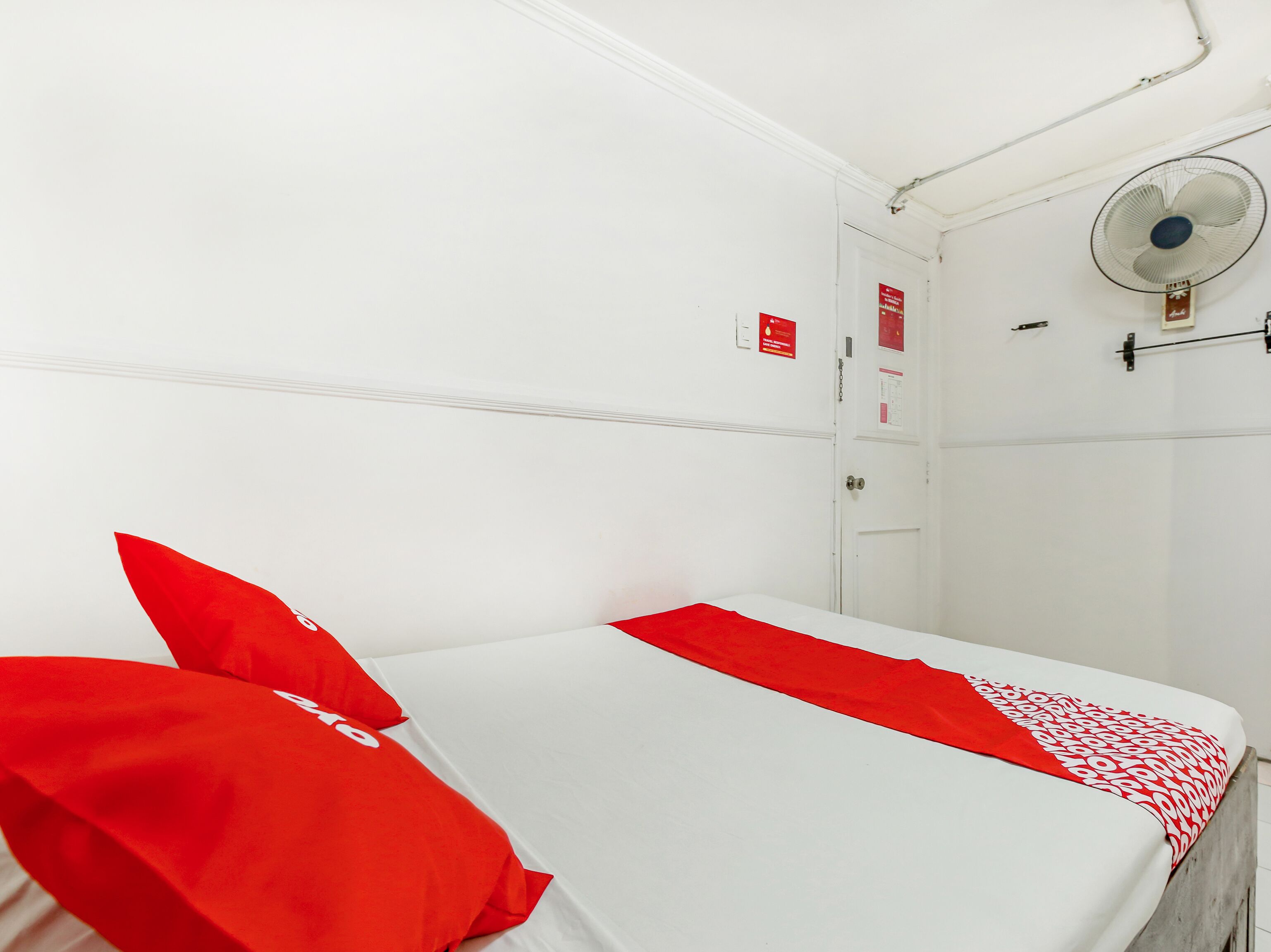 City Smiles Apartelle by OYO Rooms
