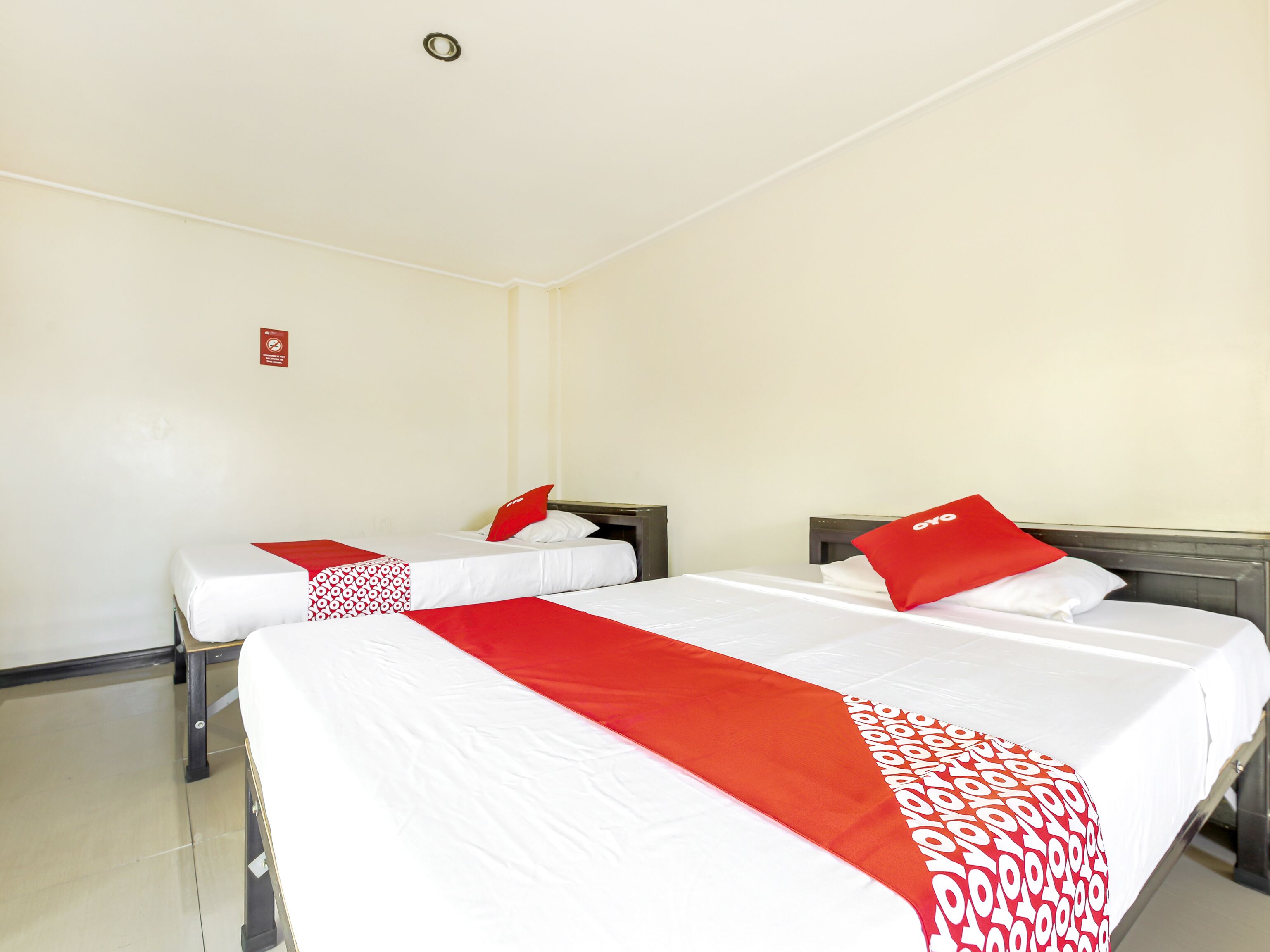 City Smiles Apartelle by OYO Rooms