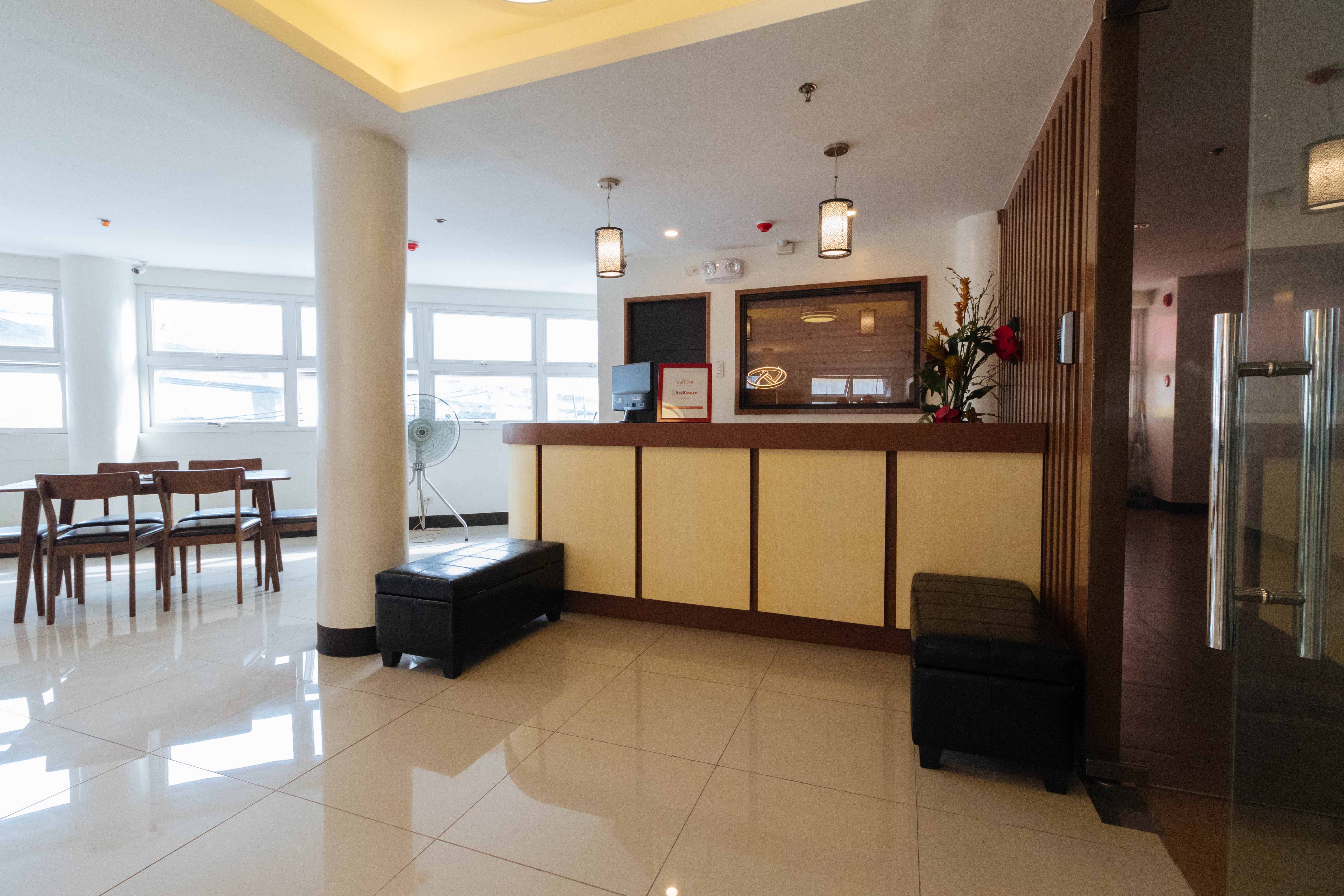C Plaza Residences by RedDoorz