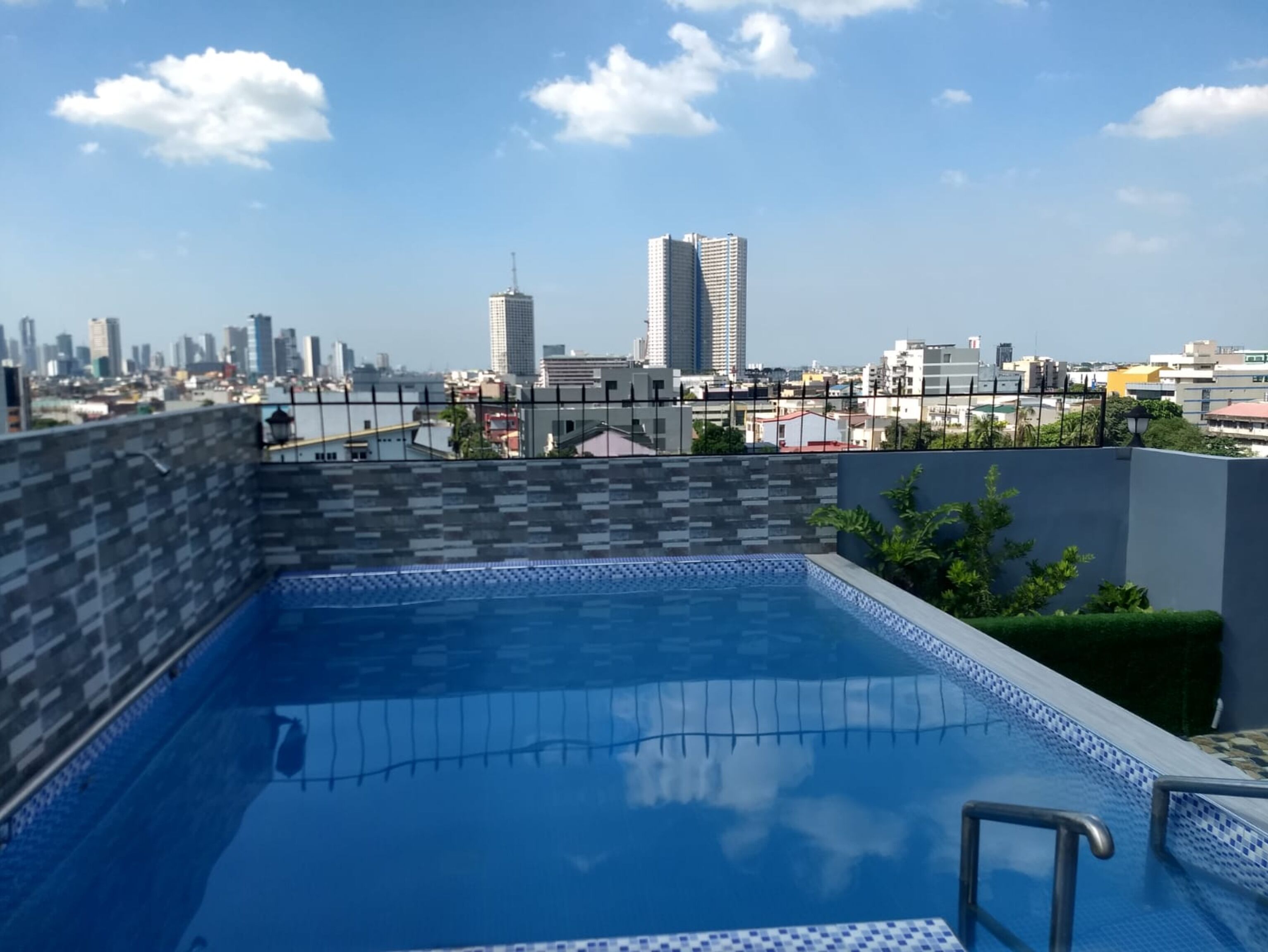 Dona Aurora Condotel by Oyo Rooms