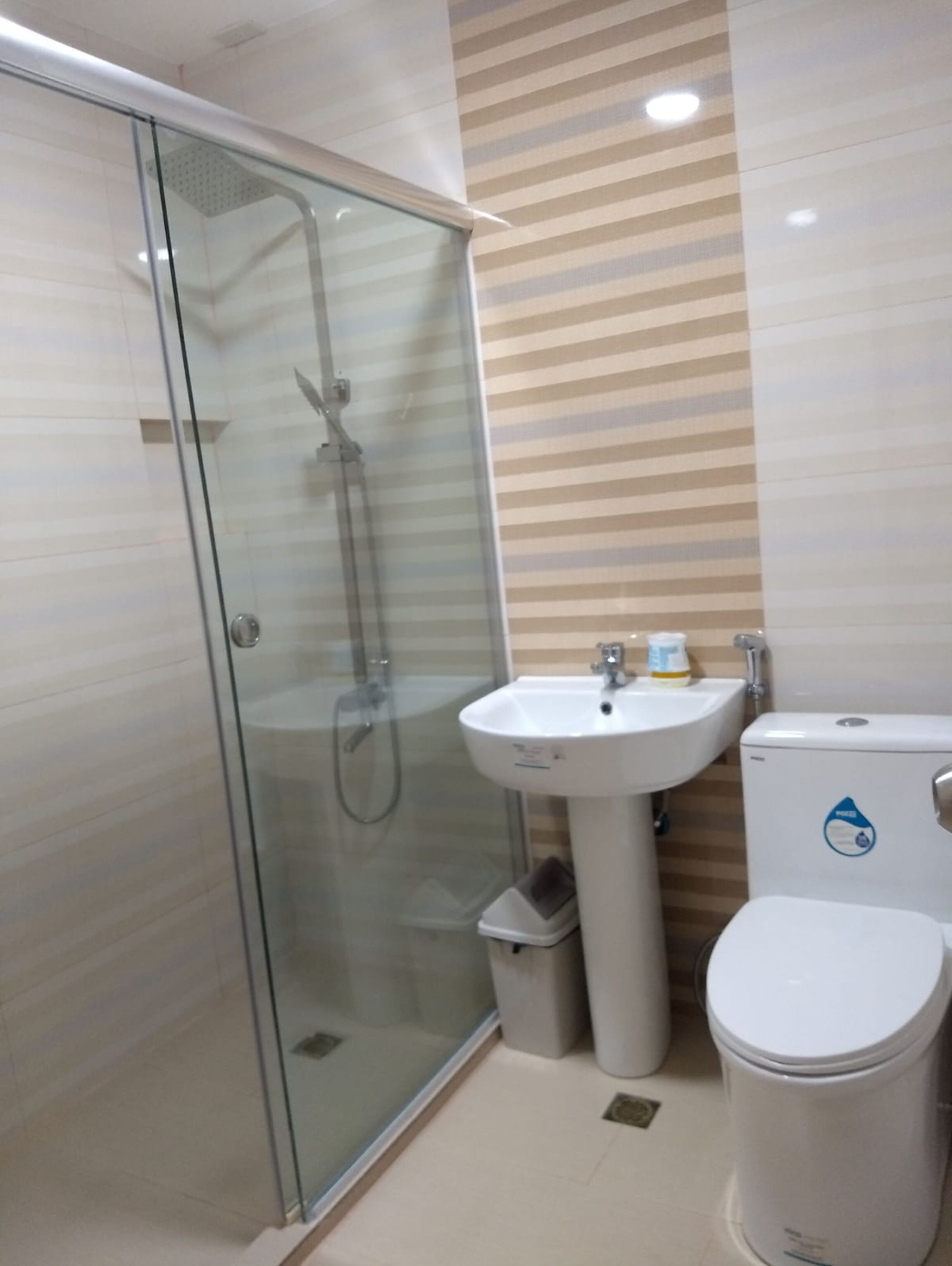 Dona Aurora Condotel by Oyo Rooms