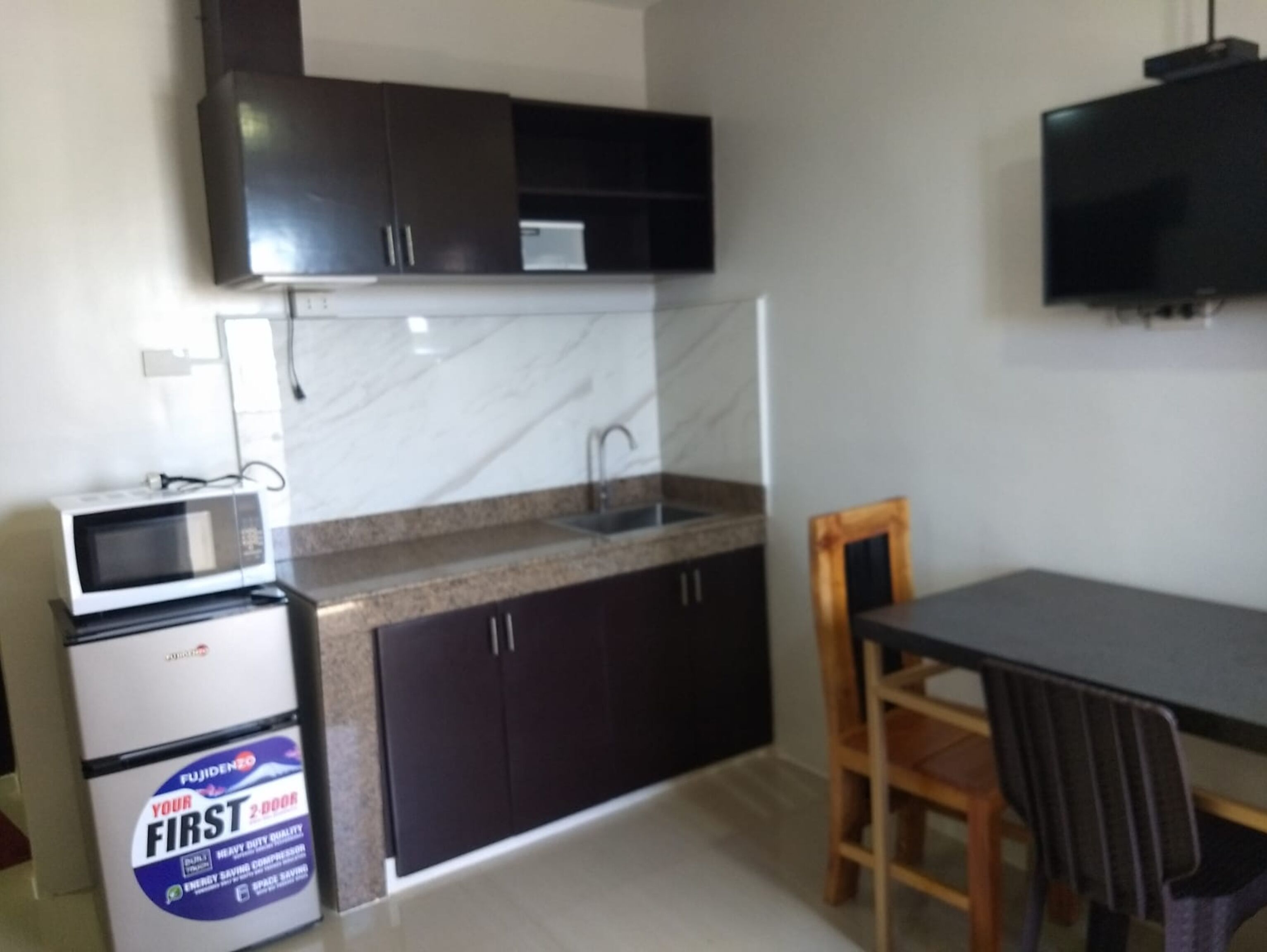 Dona Aurora Condotel by Oyo Rooms