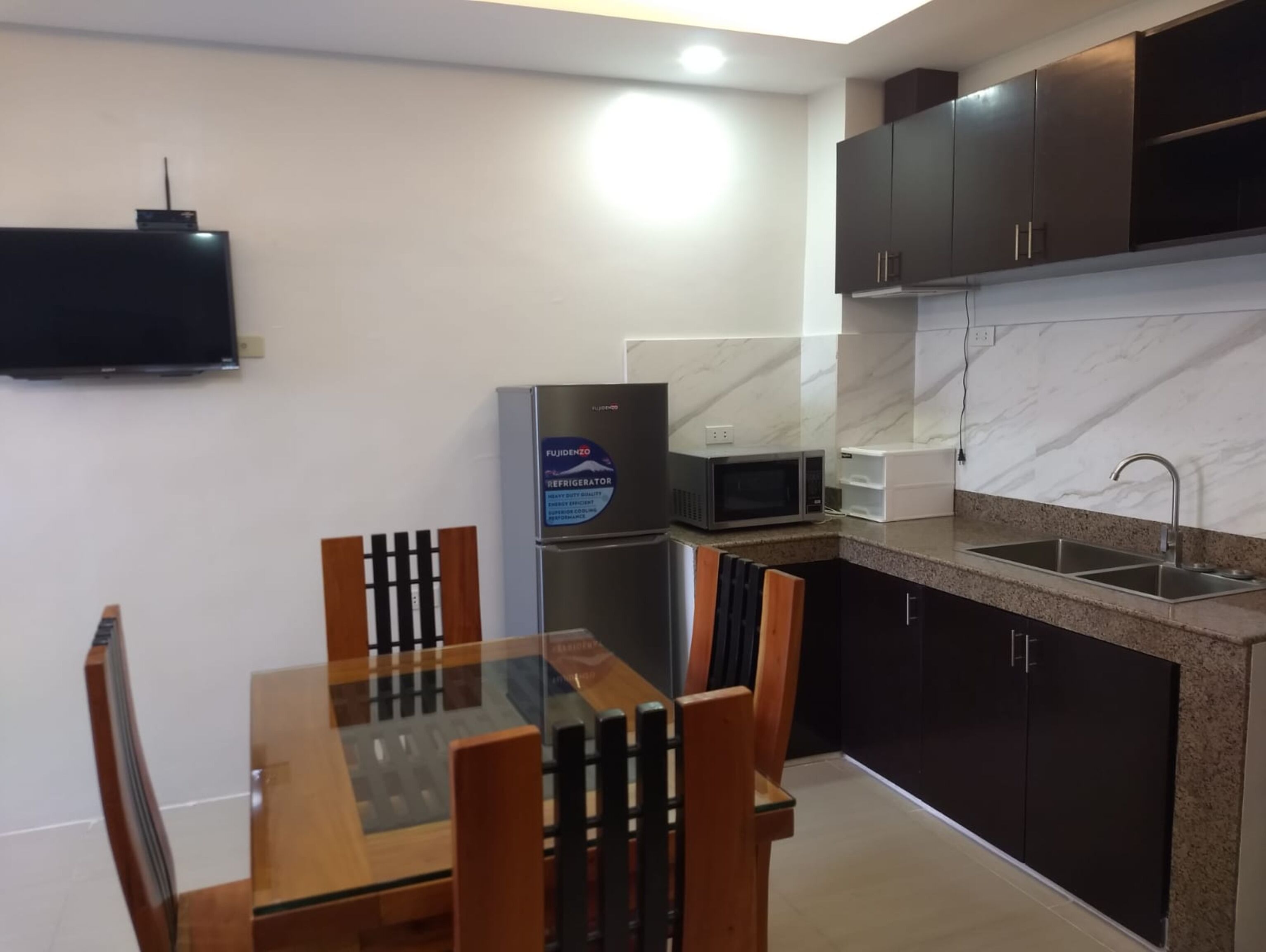 Dona Aurora Condotel by Oyo Rooms