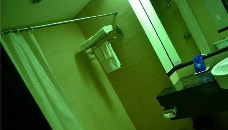 OYO 406 Royal Parc Inn & Suites