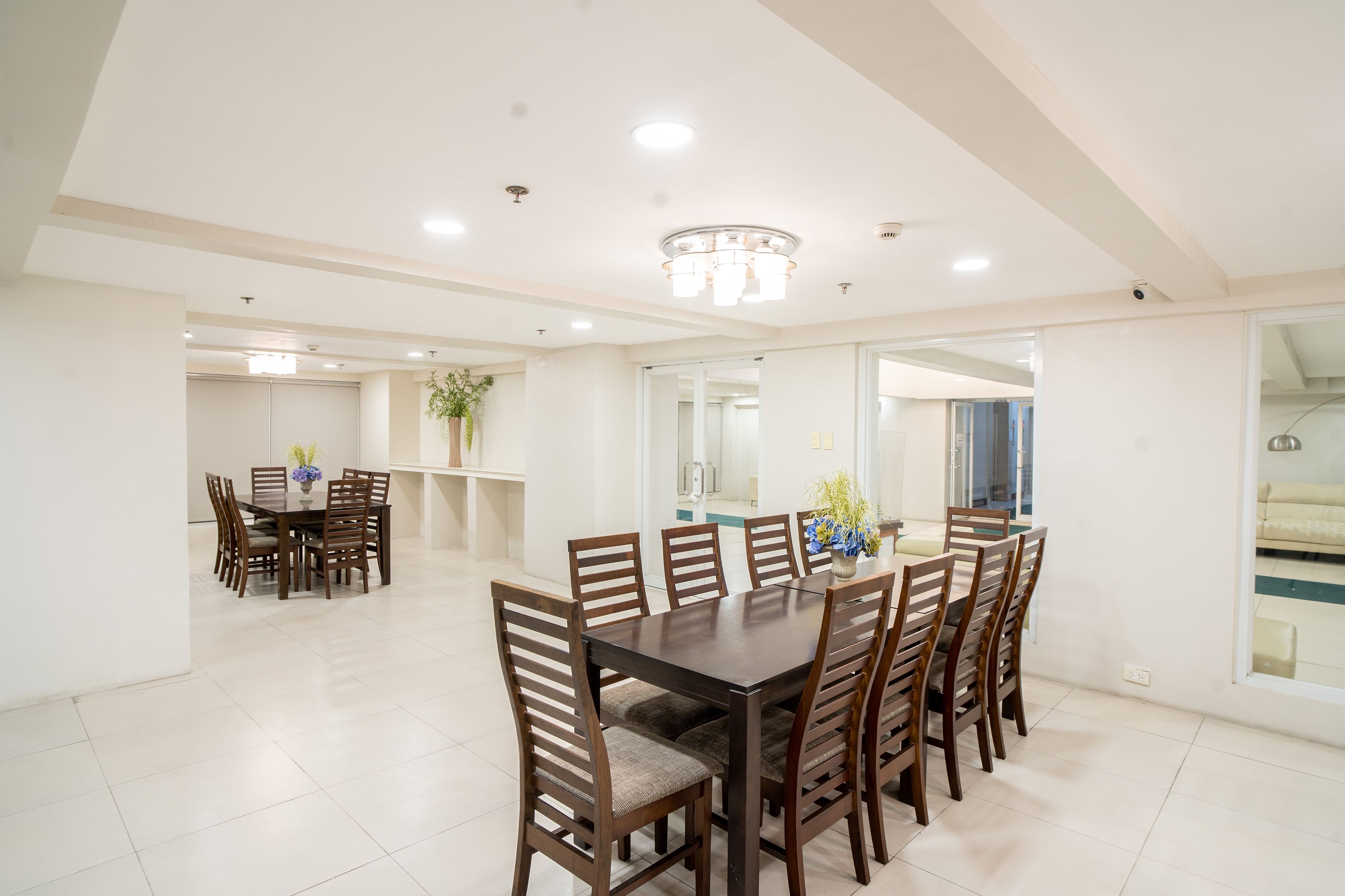 Gilmore Tower Suites By SMS Hospitality