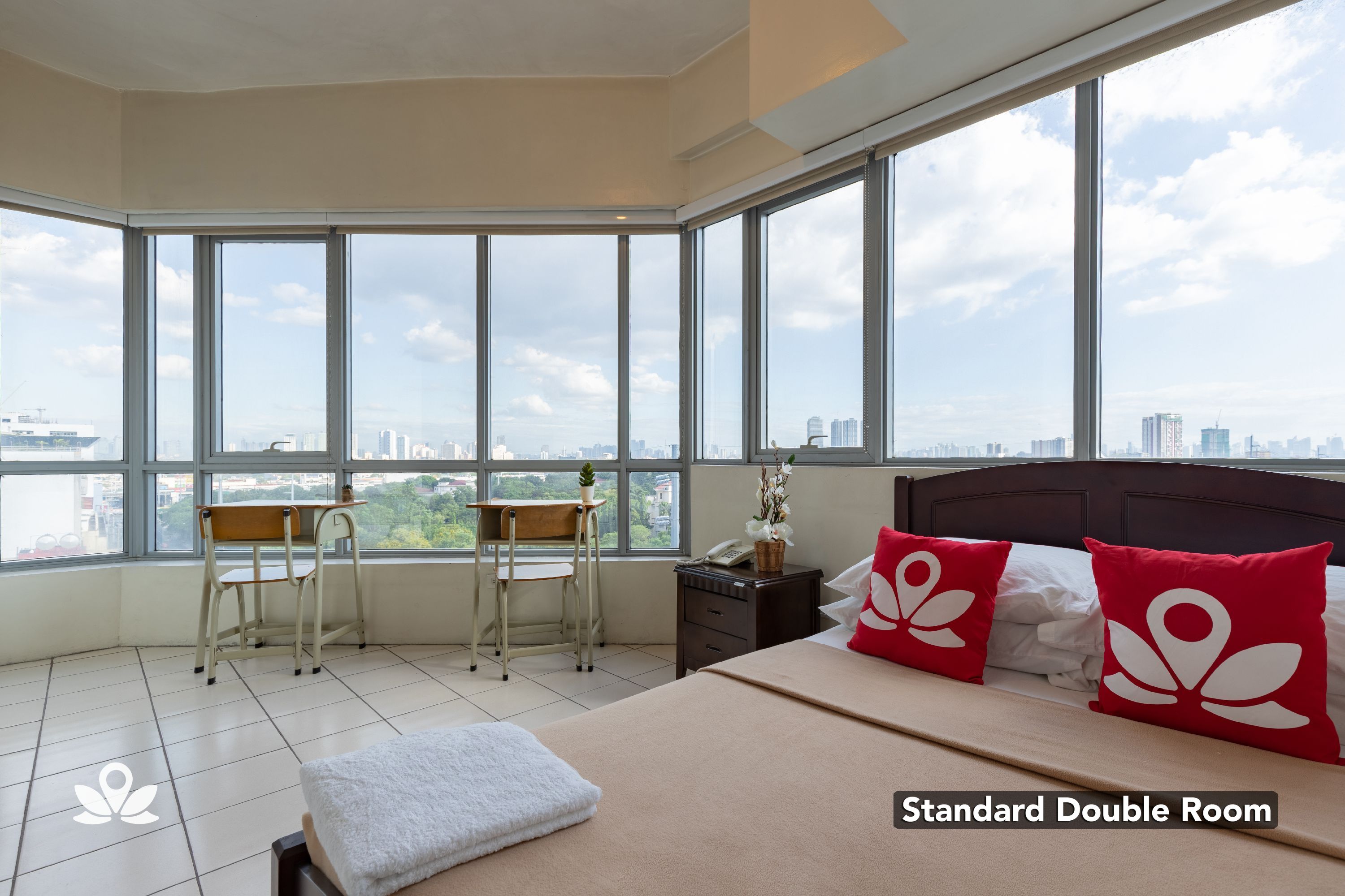 Golden Panda Dormtel by ZEN Rooms