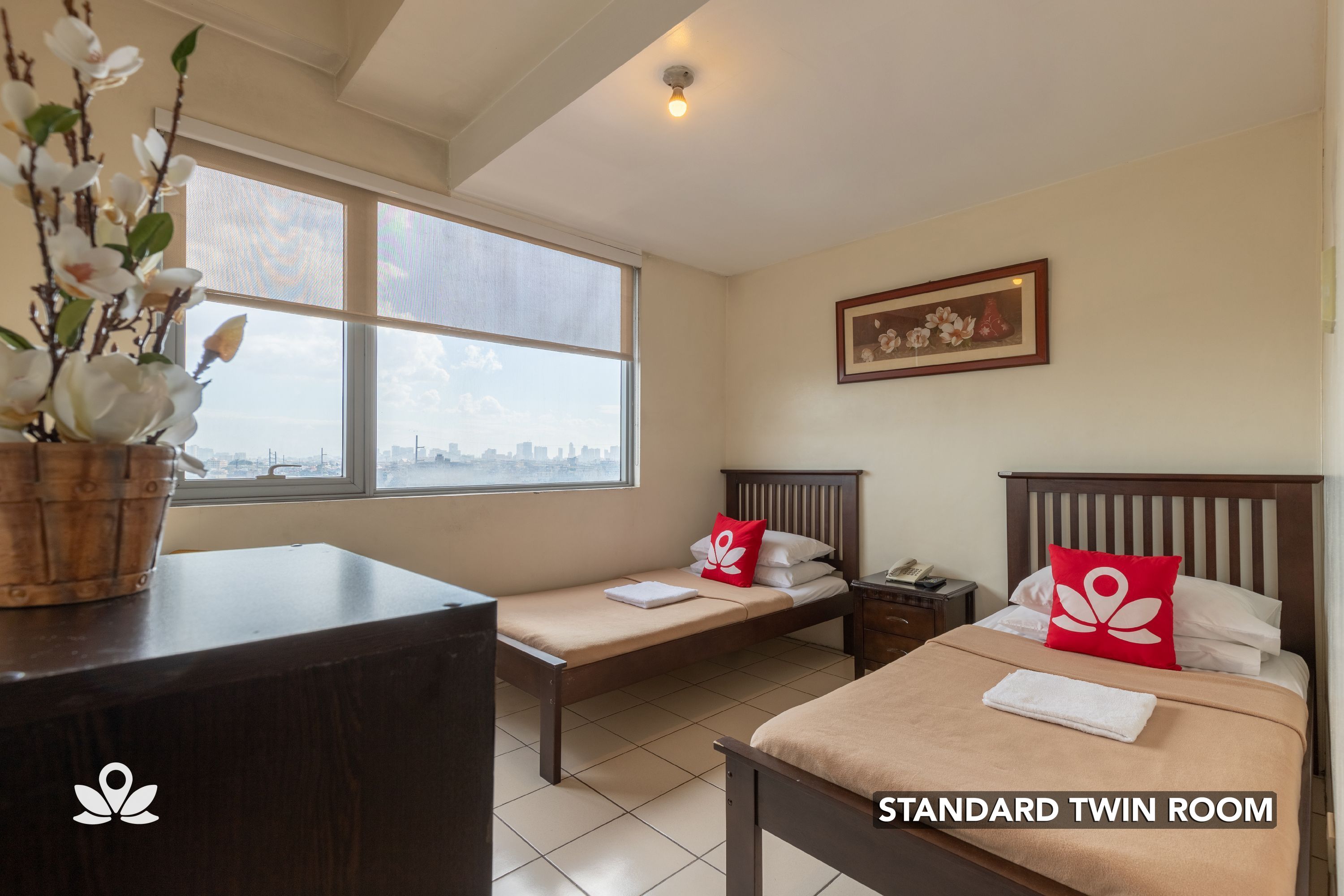 Golden Panda Dormtel by ZEN Rooms