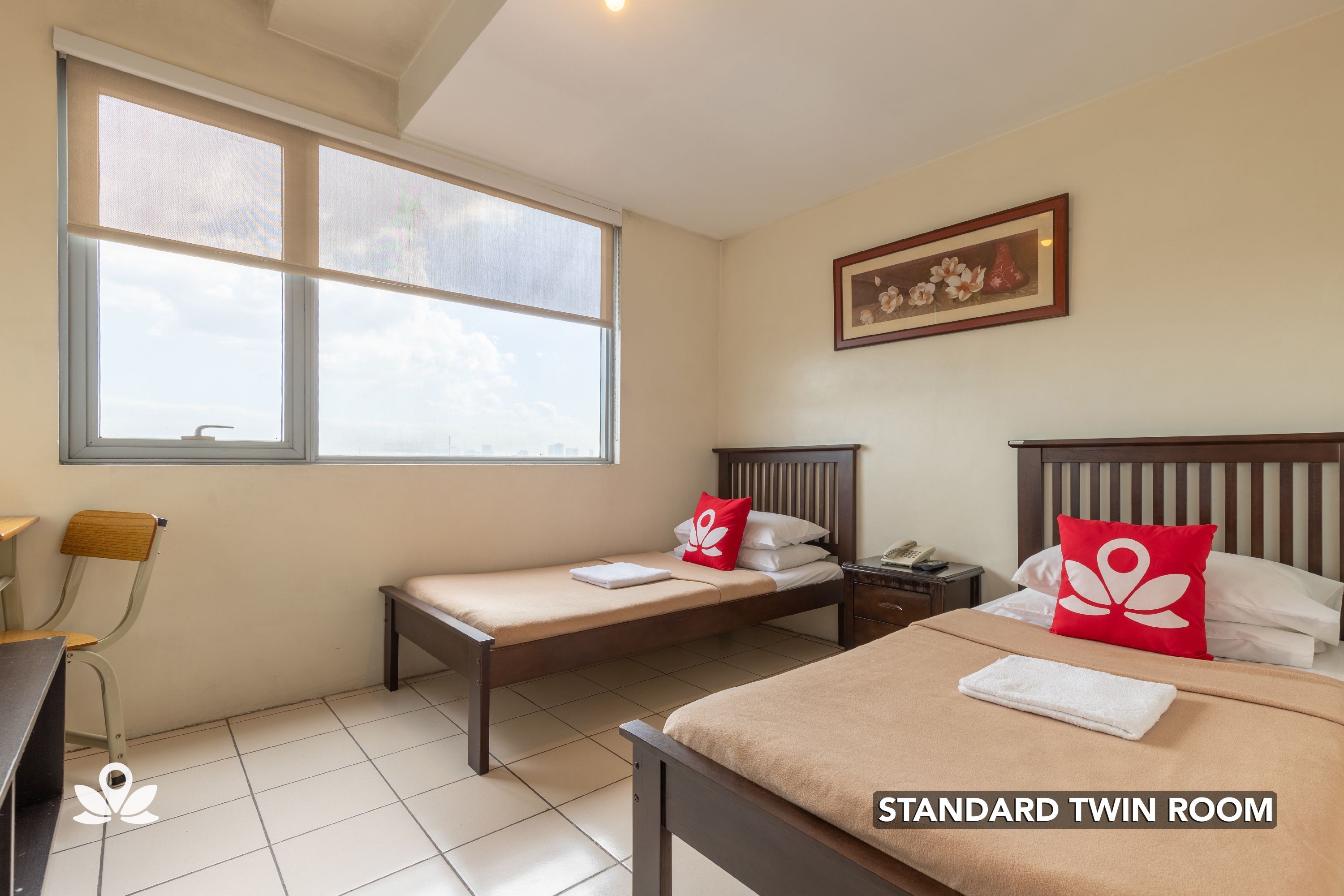 Golden Panda Dormtel by ZEN Rooms