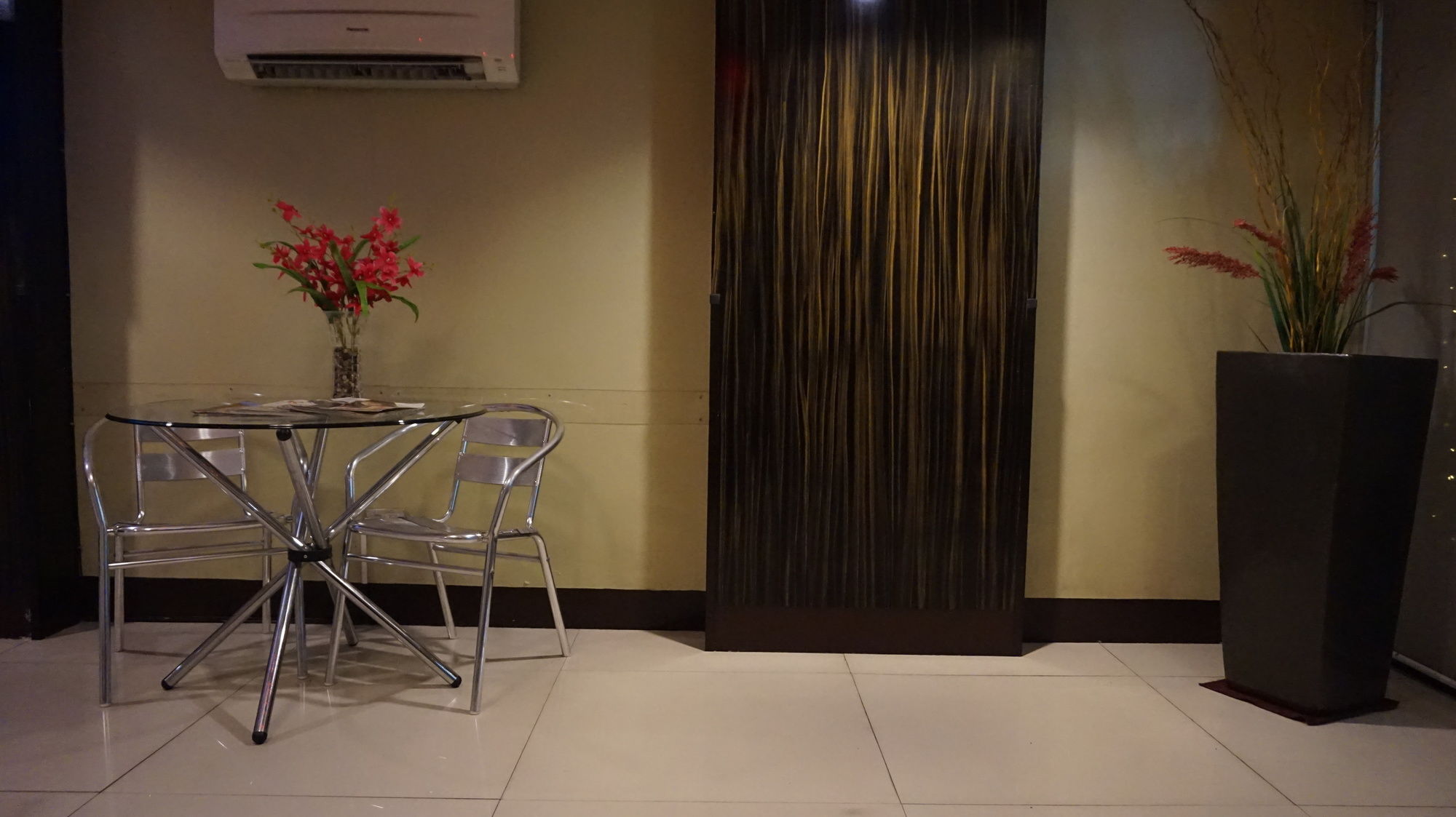 Harts Hotel