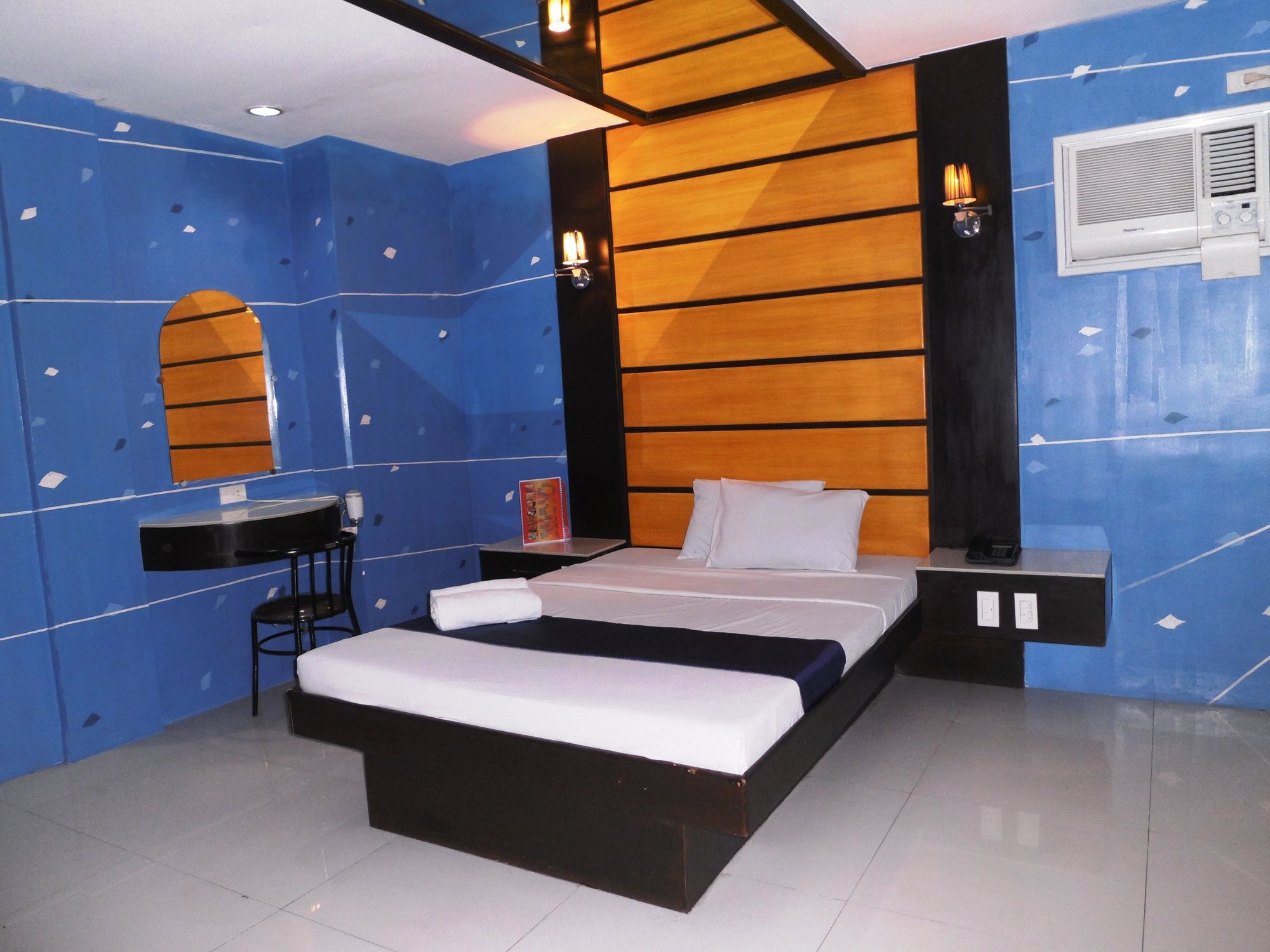 Harts Hotel
