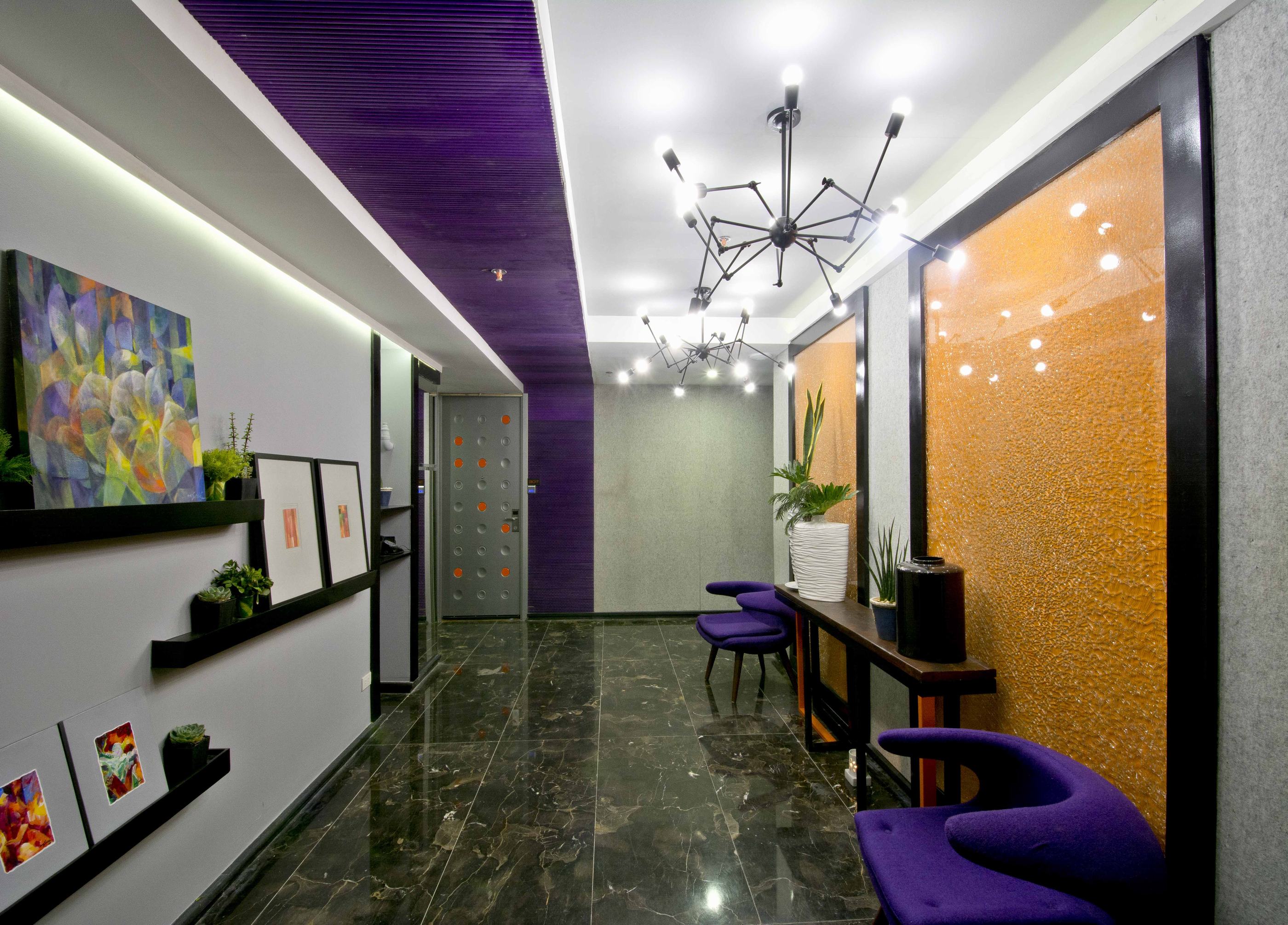 Hive Hotel & Convention Place