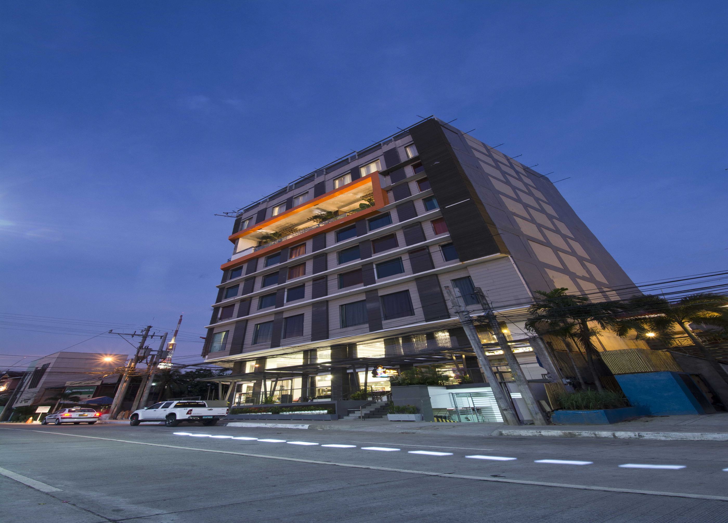 Hive Hotel & Convention Place