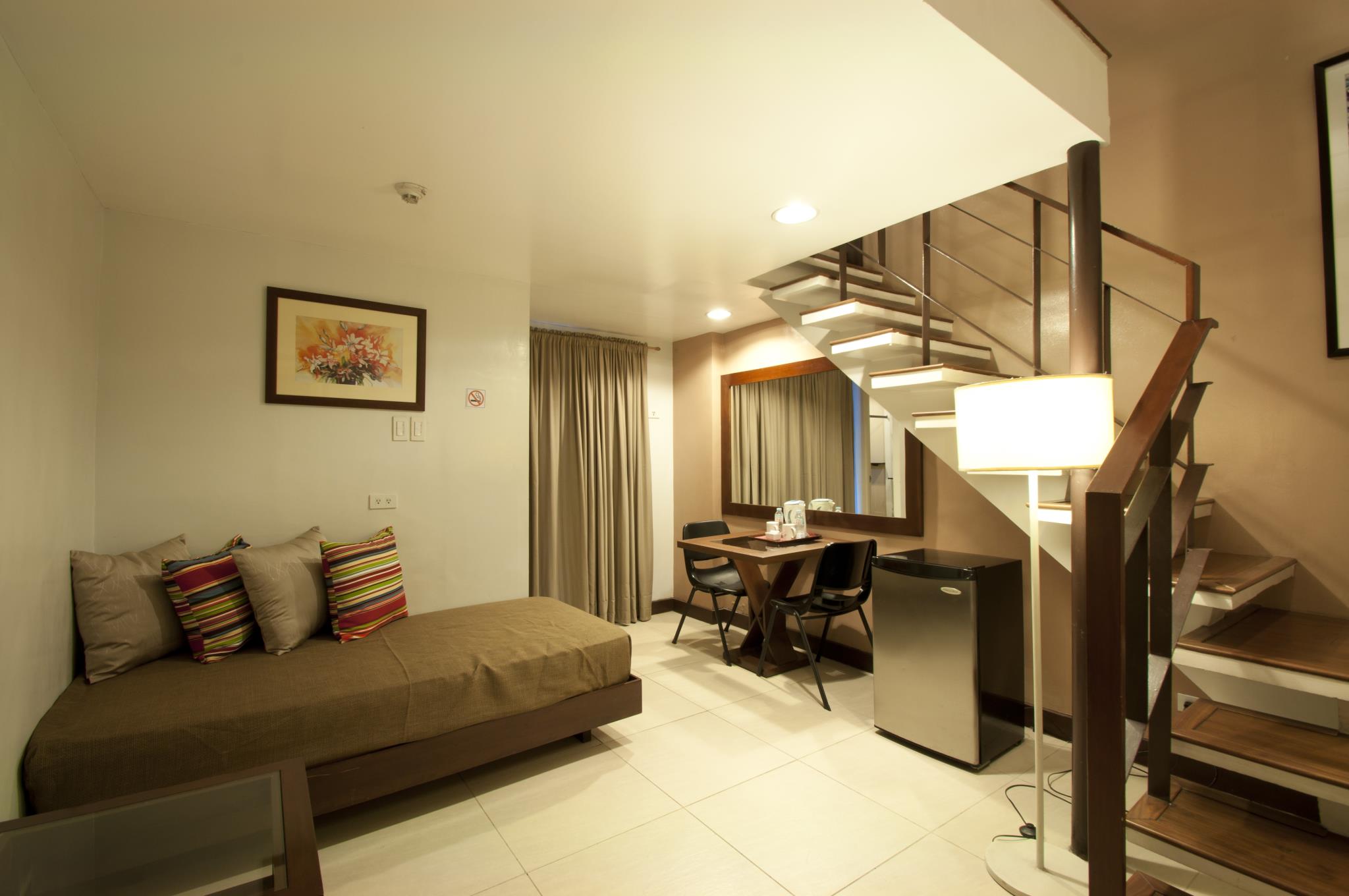 Hotel 878