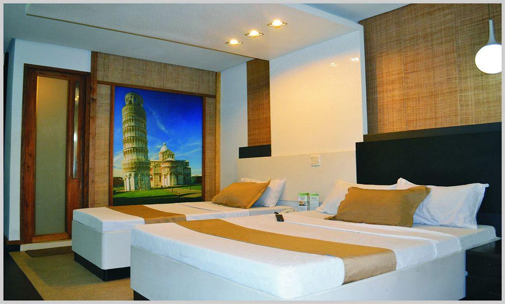 Hotel Dream World