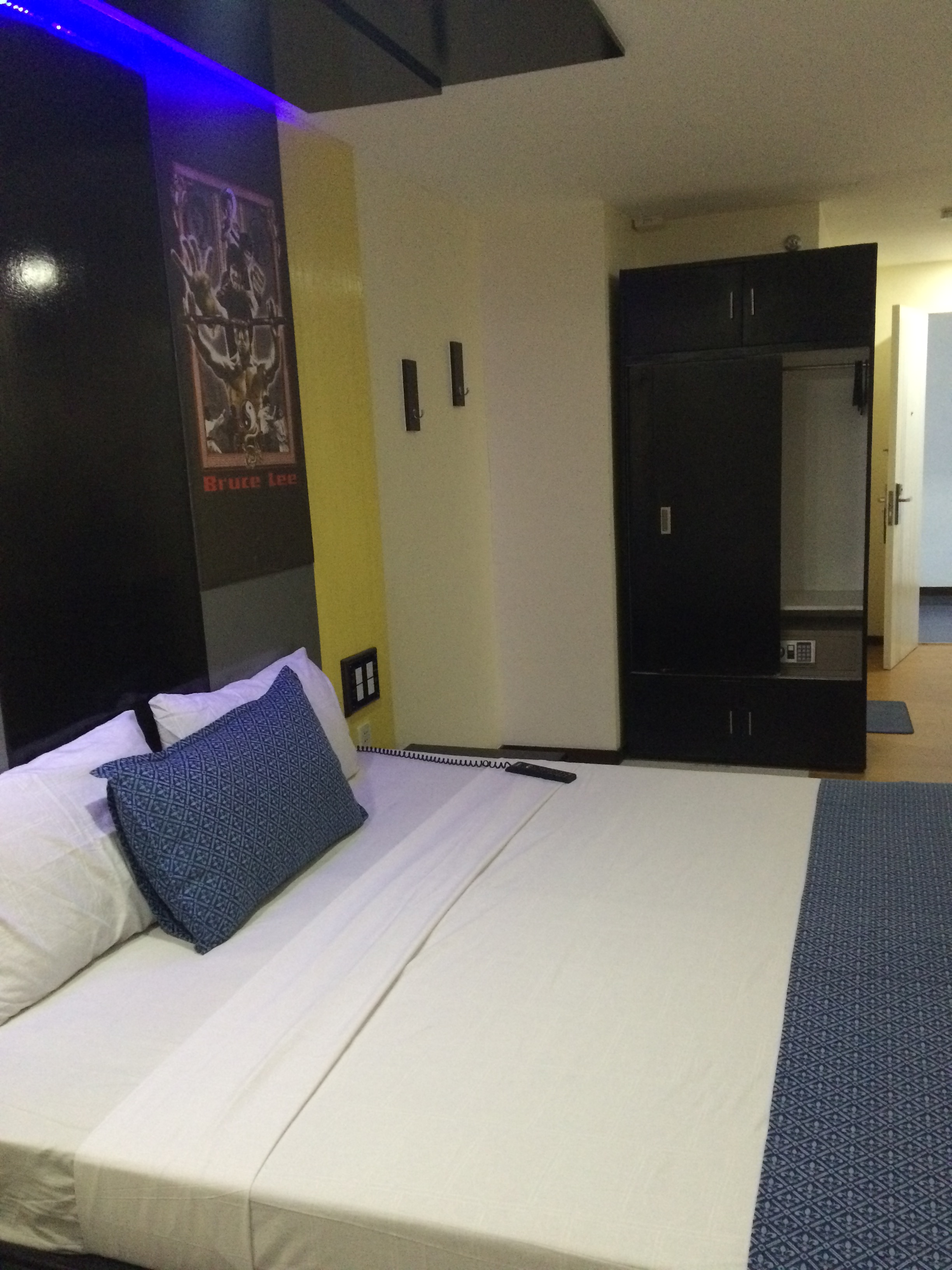 Icon Hotel Timog