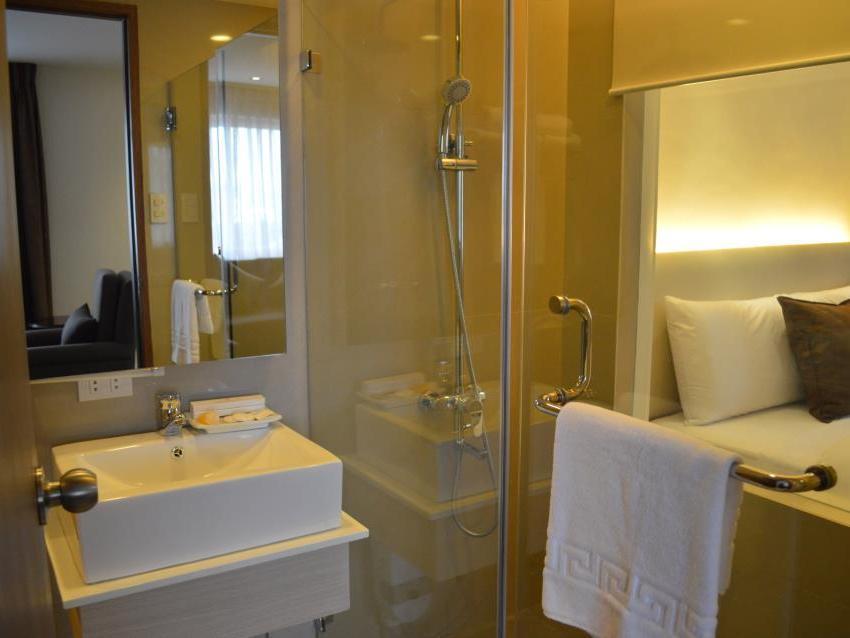 Imperial Palace Suites