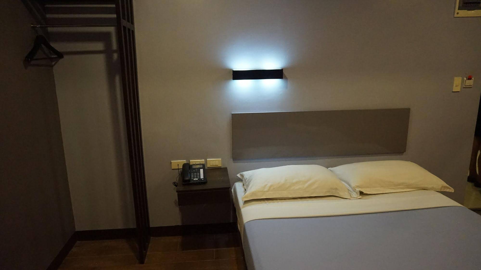 Hotel Fox