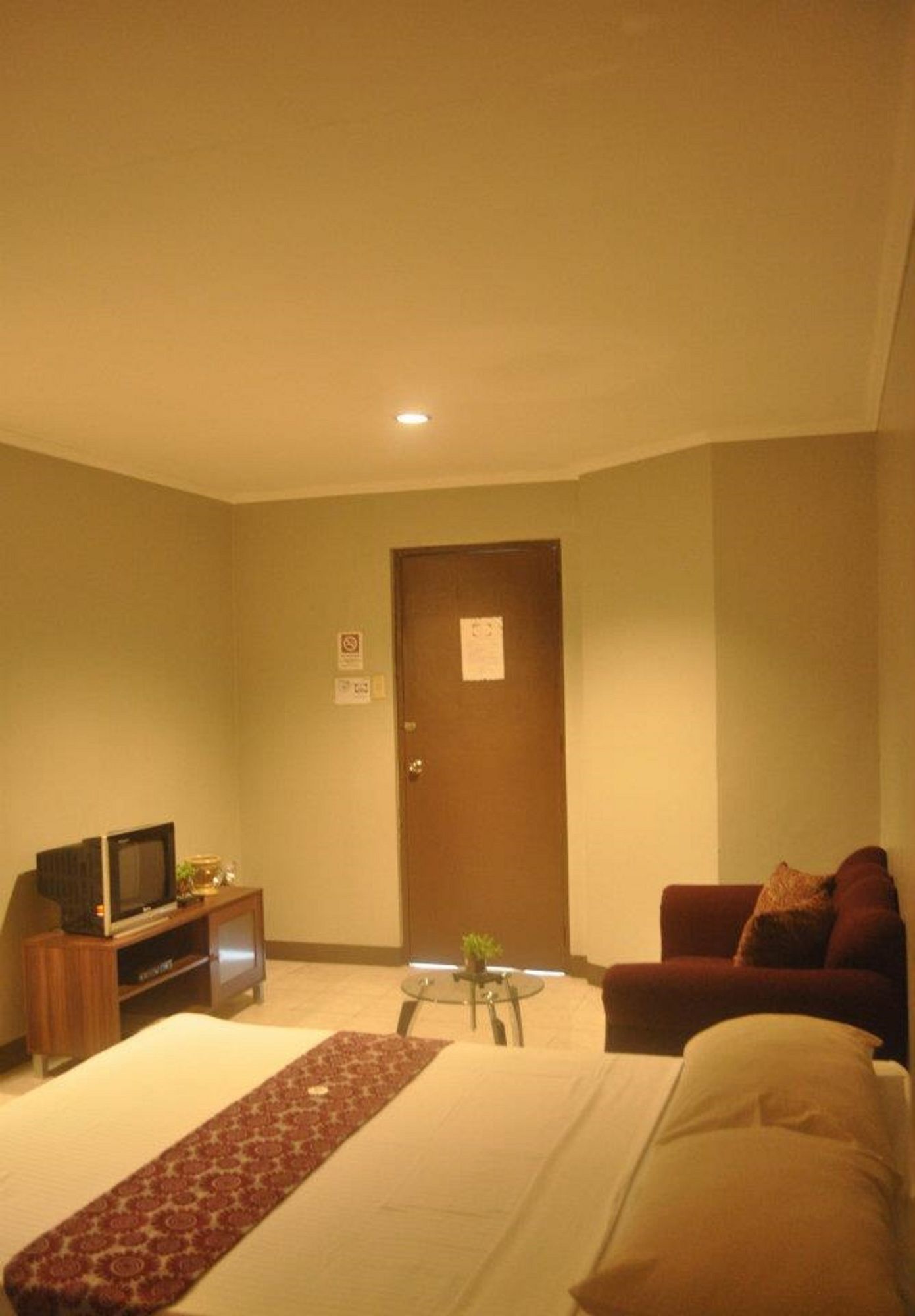 Metro Room Budget Hotel