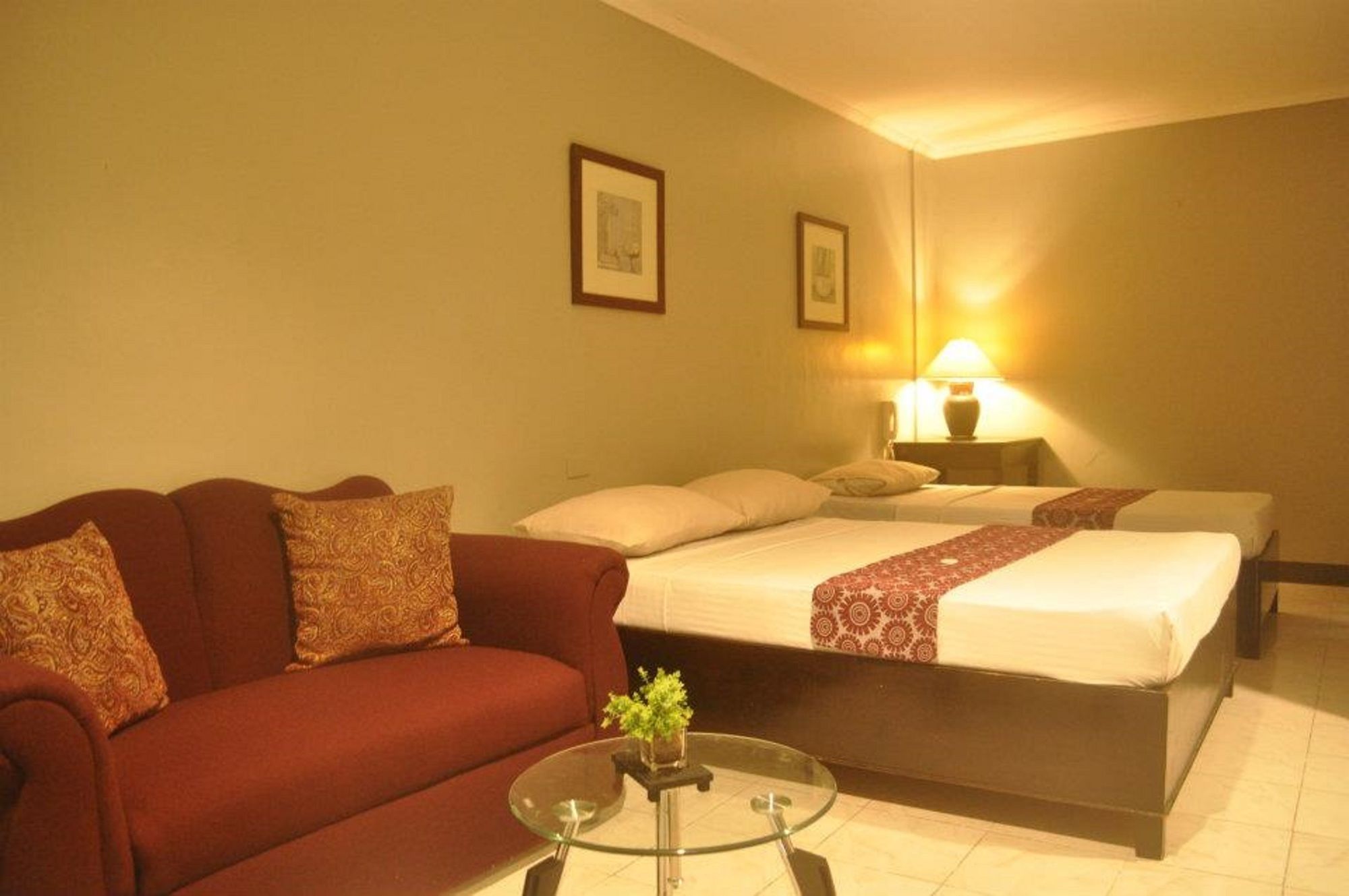 Metro Room Budget Hotel