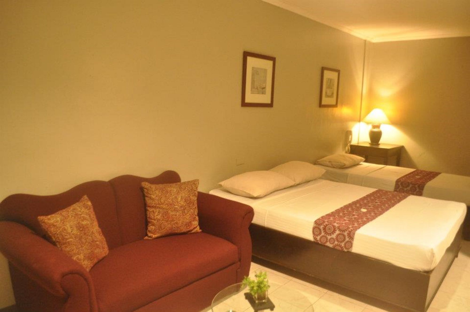 Metro Room Budget Hotel